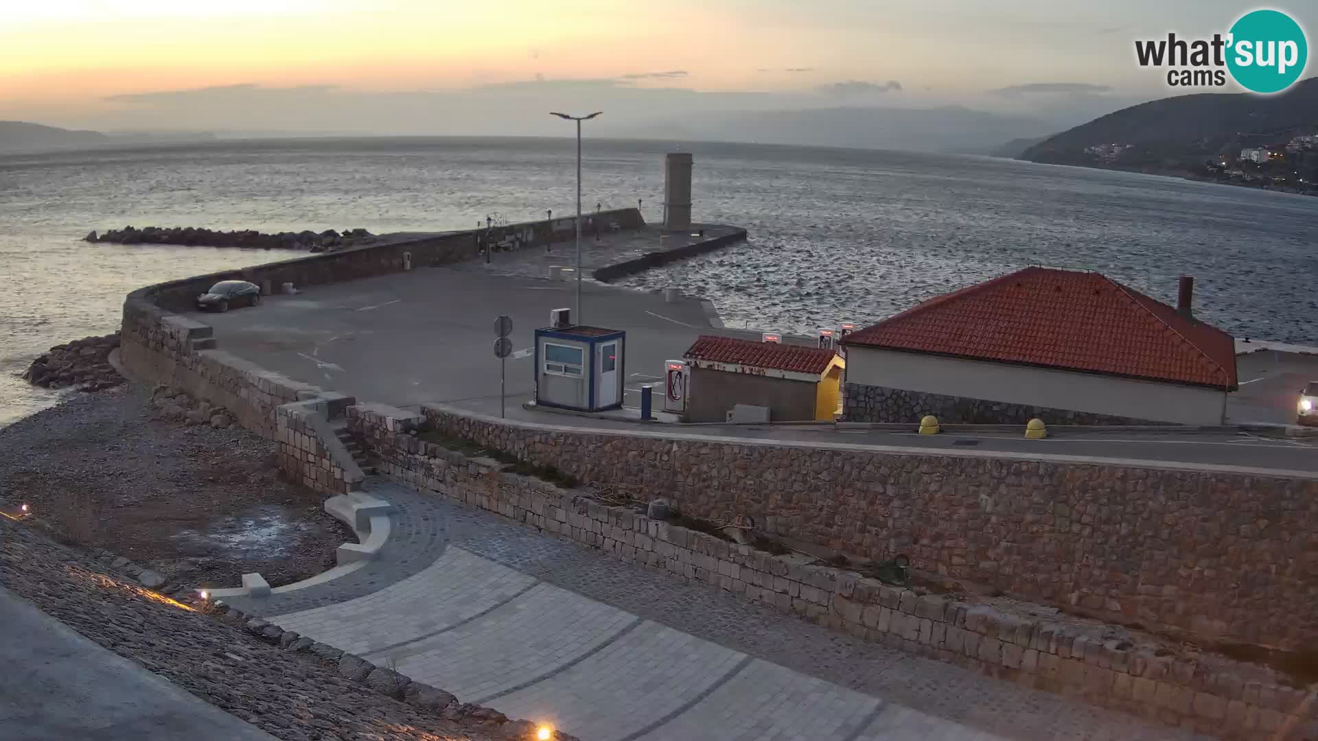 Webcam Porto di Segna – Frangiflutti e Faro in diretta