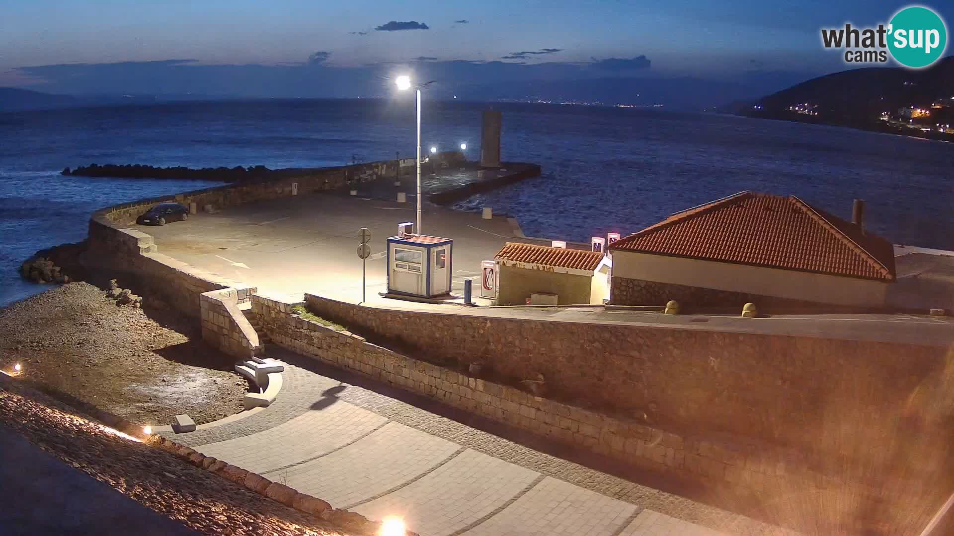 Webcam port de Senj – Vue sur la jetée et le phare
