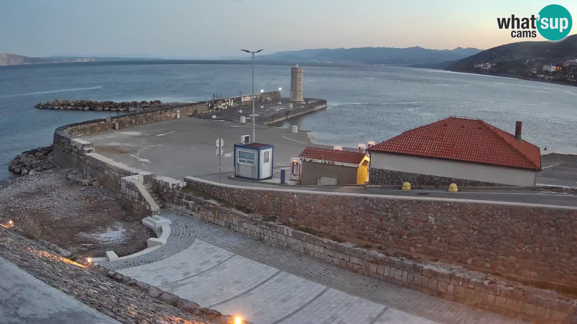 Webcam Porto di Segna – Frangiflutti e Faro in diretta