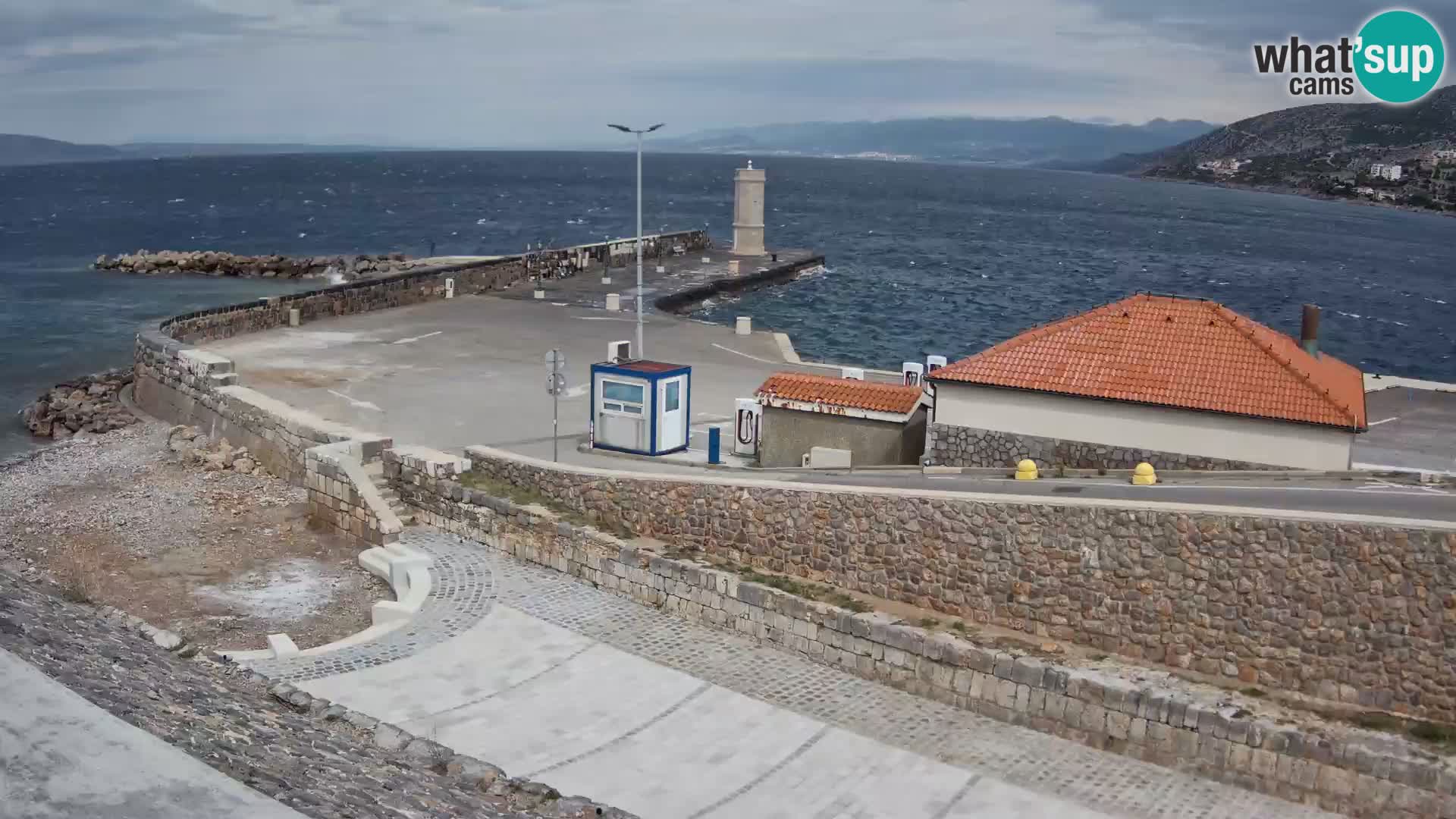 Senj Hafen Webcam – Wellenbrecher & Leuchtturm Liveblick