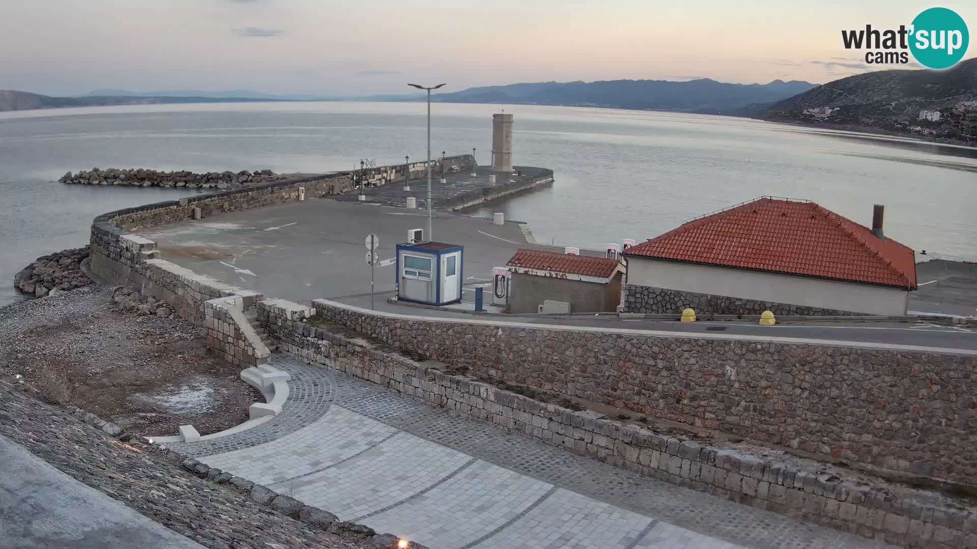 Senj Harbour Webcam – Breakwater & Lighthouse Live View