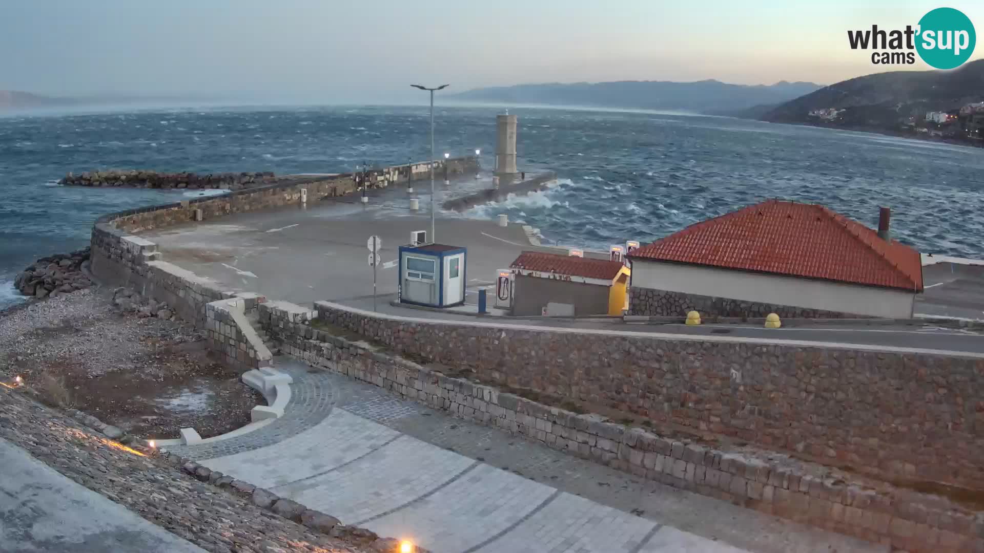 Senj Harbour Webcam – Breakwater & Lighthouse Live View