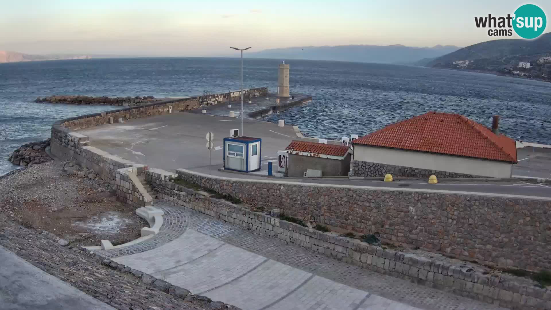 Webcam Porto di Segna – Frangiflutti e Faro in diretta