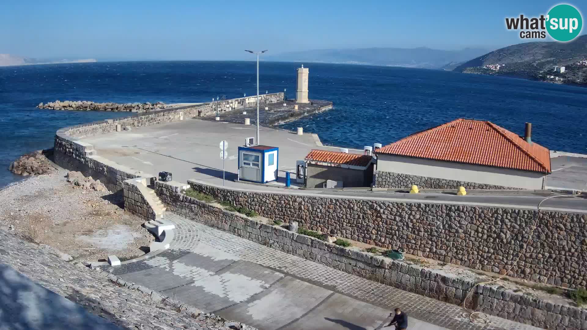 Webcam puerto de Senj – Rompeolas y faro en directo