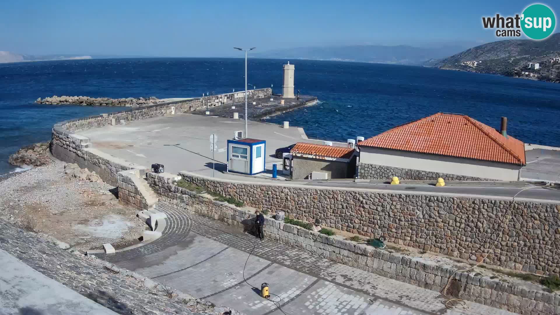 Senj Hafen Webcam – Wellenbrecher & Leuchtturm Liveblick