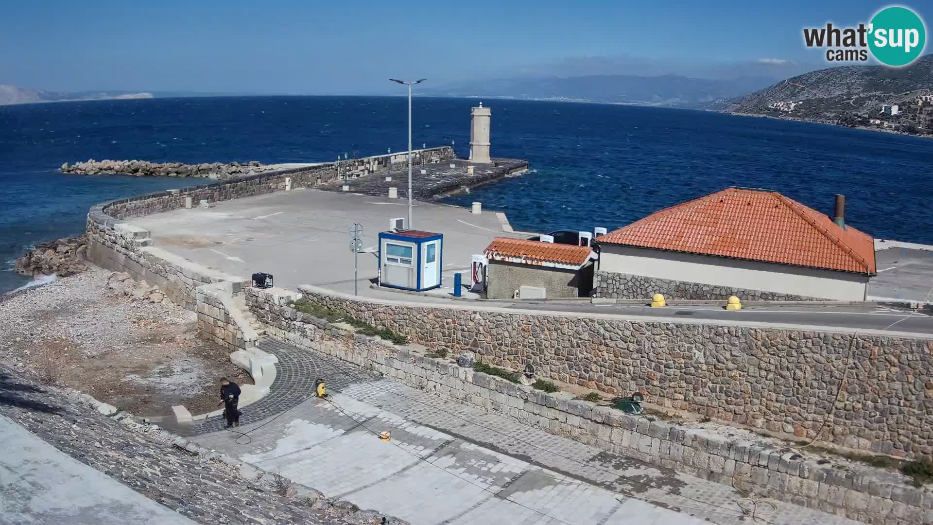 Senj Hafen Webcam – Wellenbrecher & Leuchtturm Liveblick