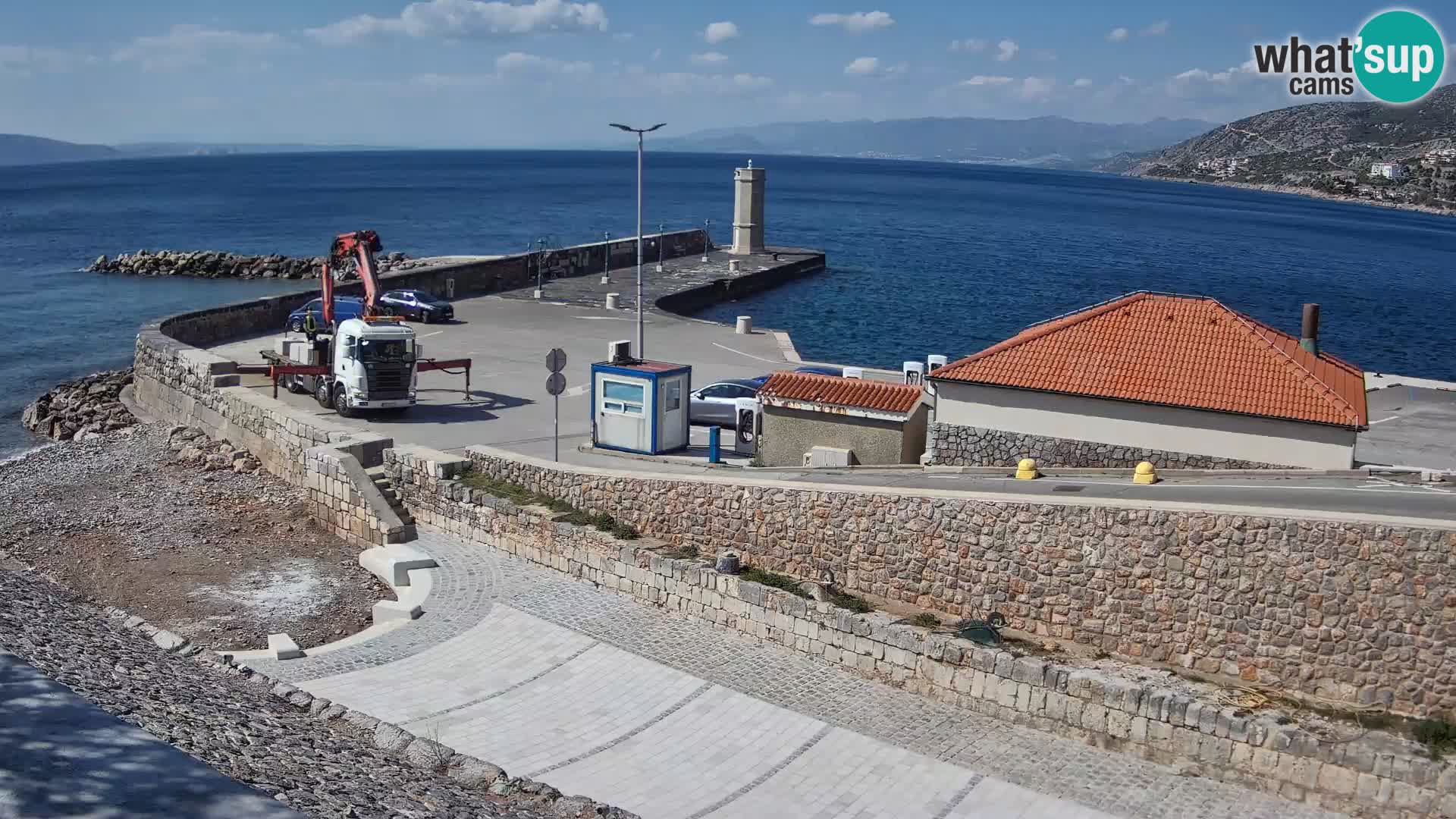 Webcam port de Senj – Vue sur la jetée et le phare