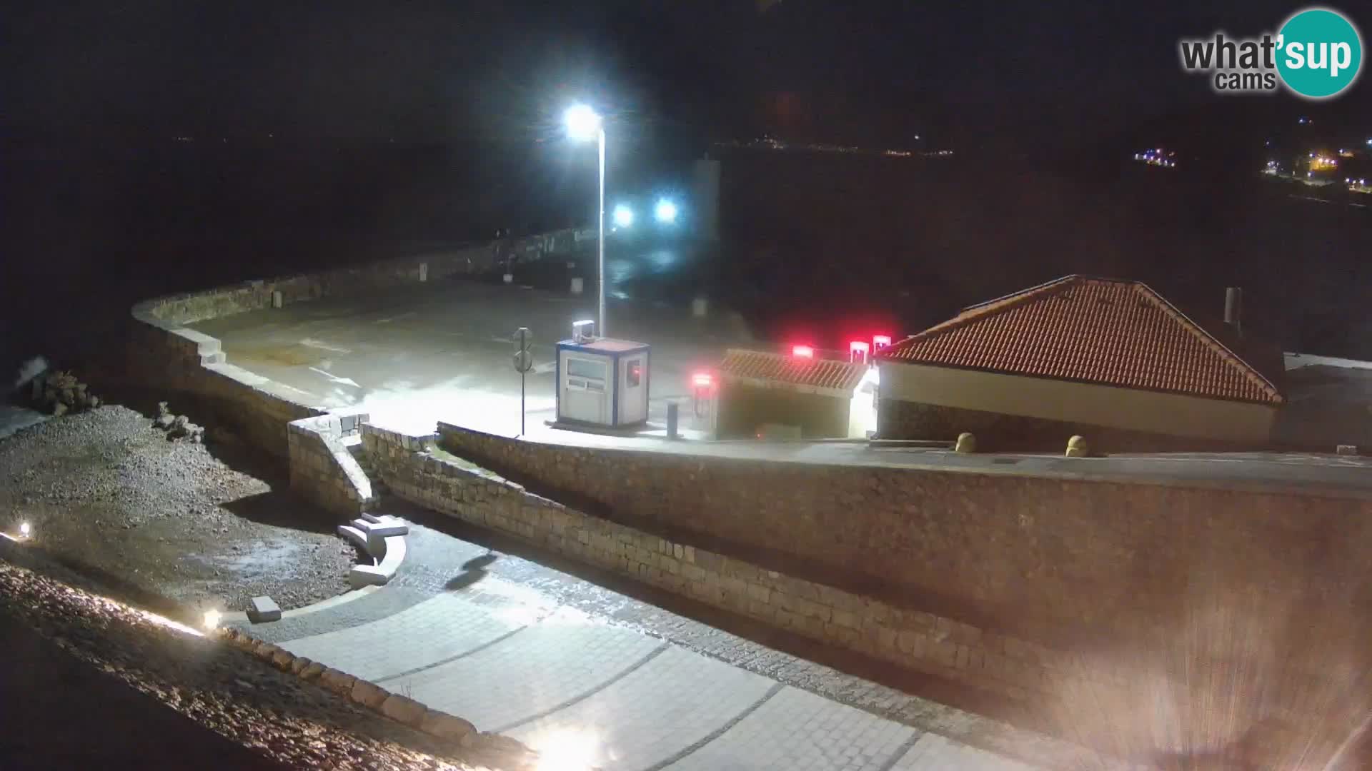 Webcam puerto de Senj – Rompeolas y faro en directo