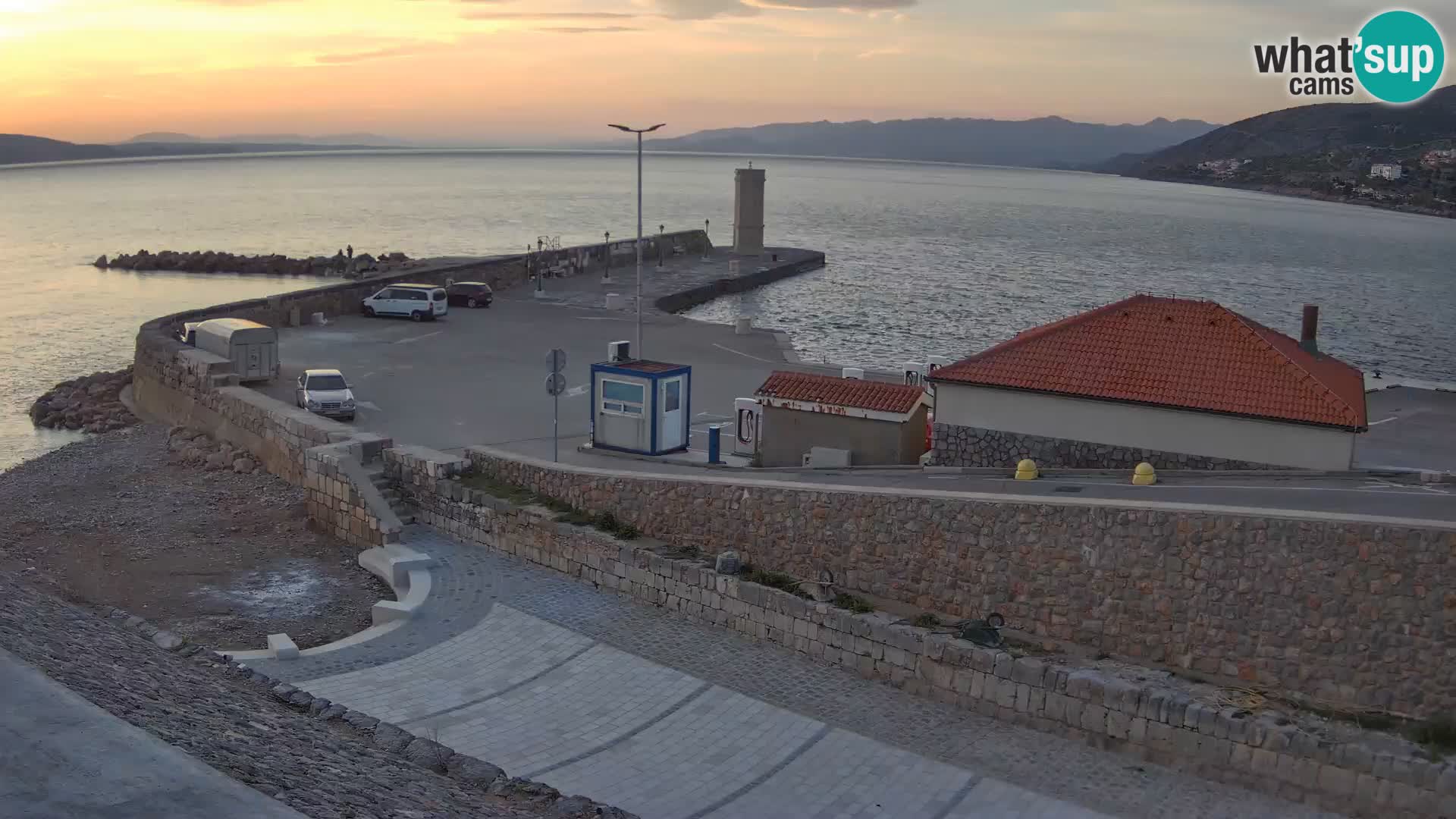 Webcam port de Senj – Vue sur la jetée et le phare