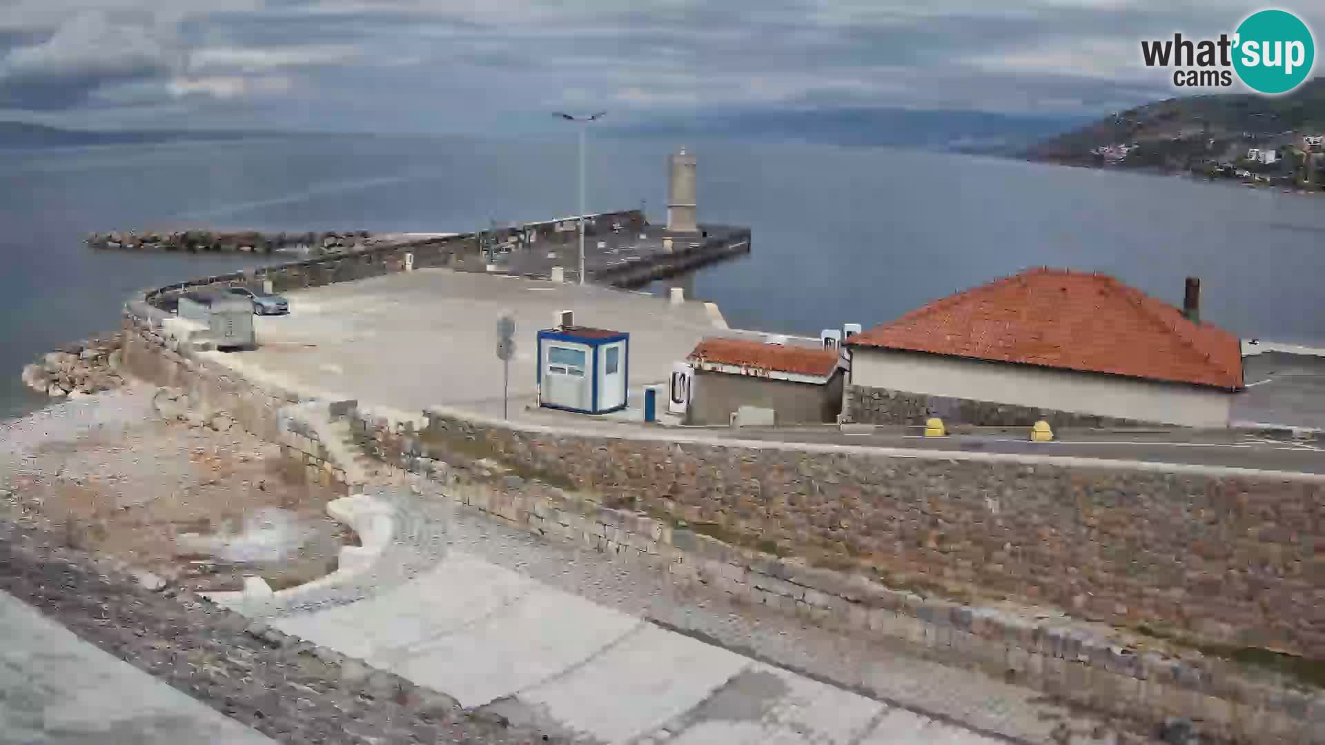 Webcam port de Senj – Vue sur la jetée et le phare