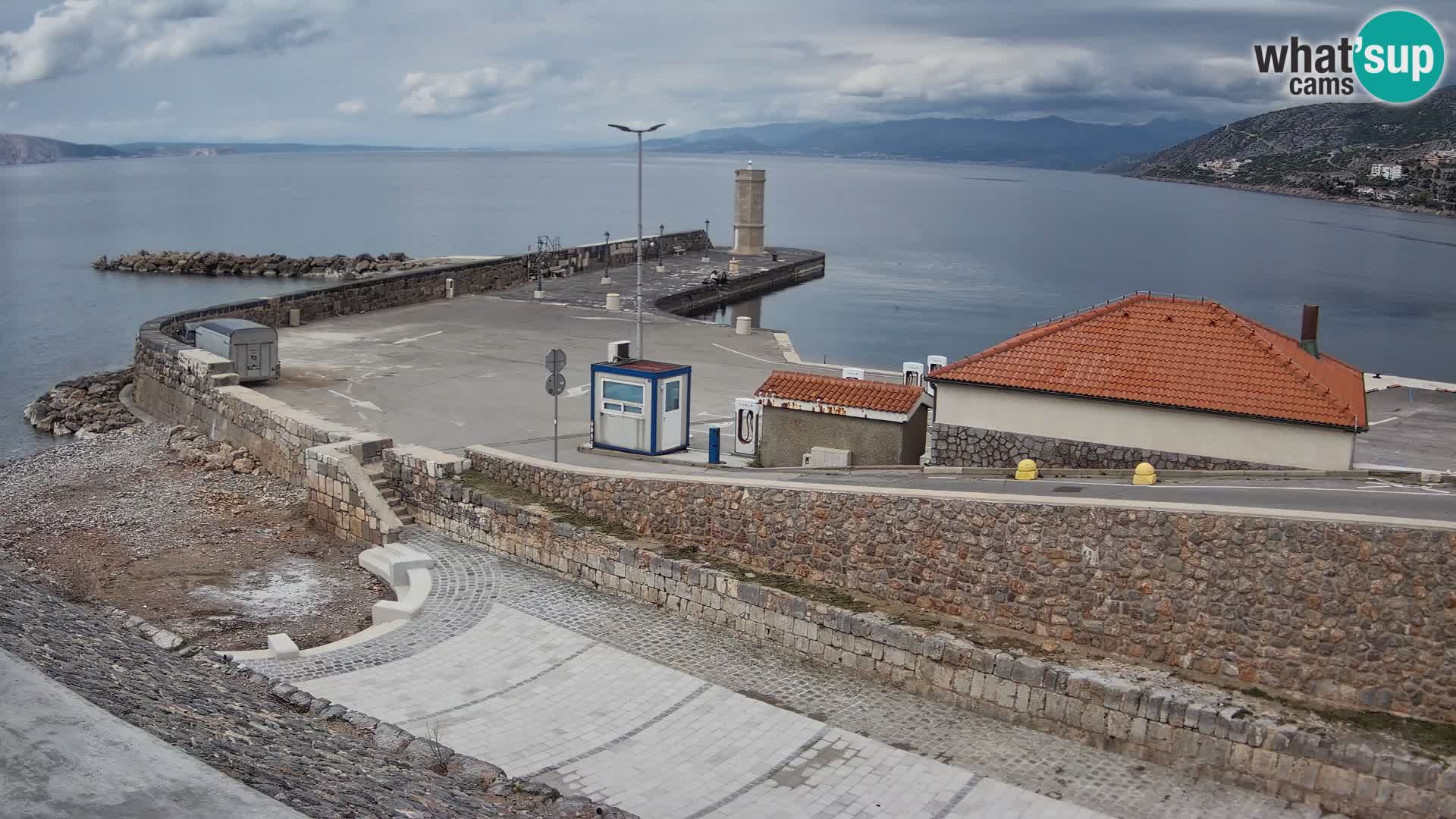 Web kamera Senj luka – Lukobran i svjetionik uživo