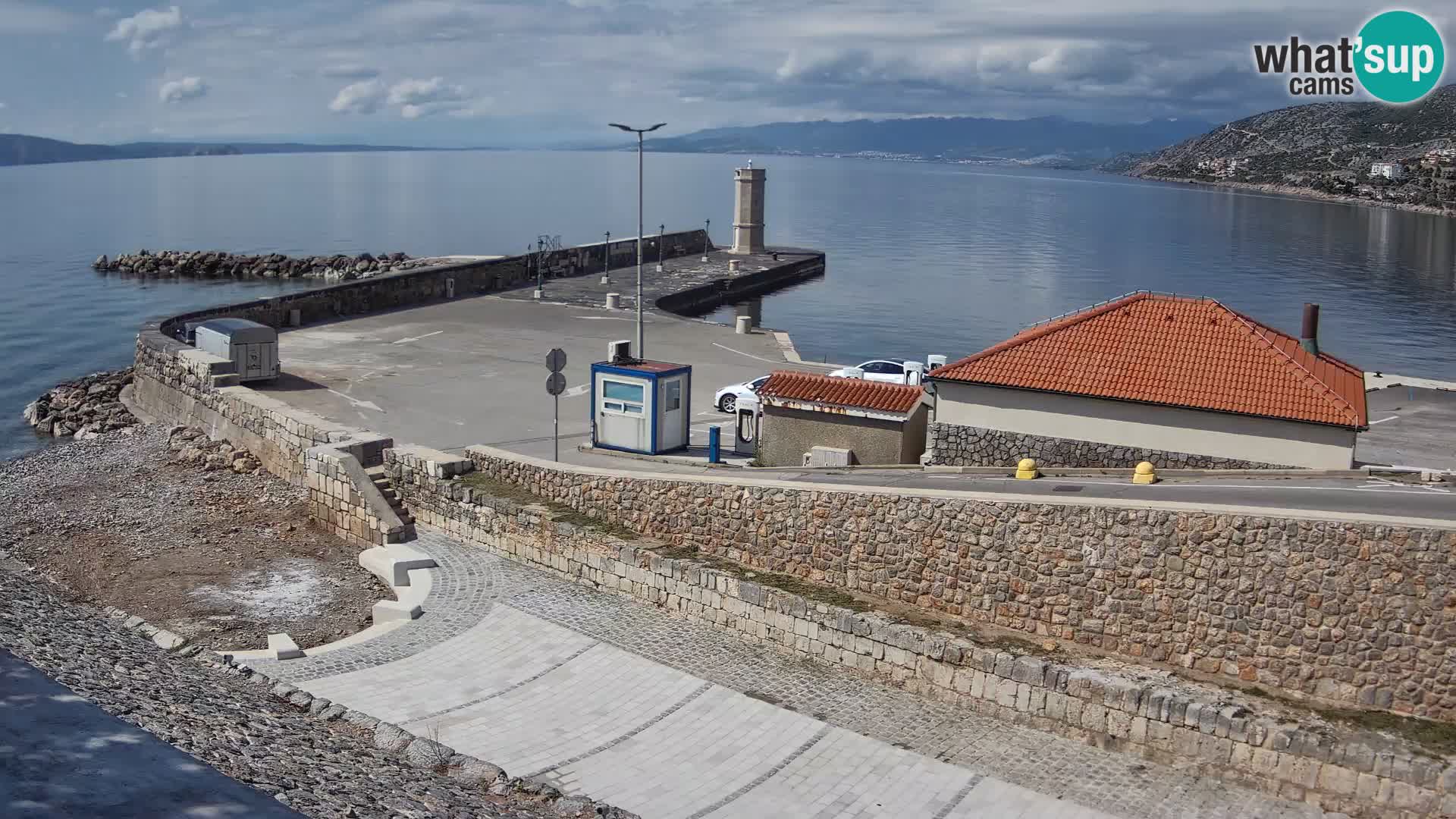 Senj Hafen Webcam – Wellenbrecher & Leuchtturm Liveblick