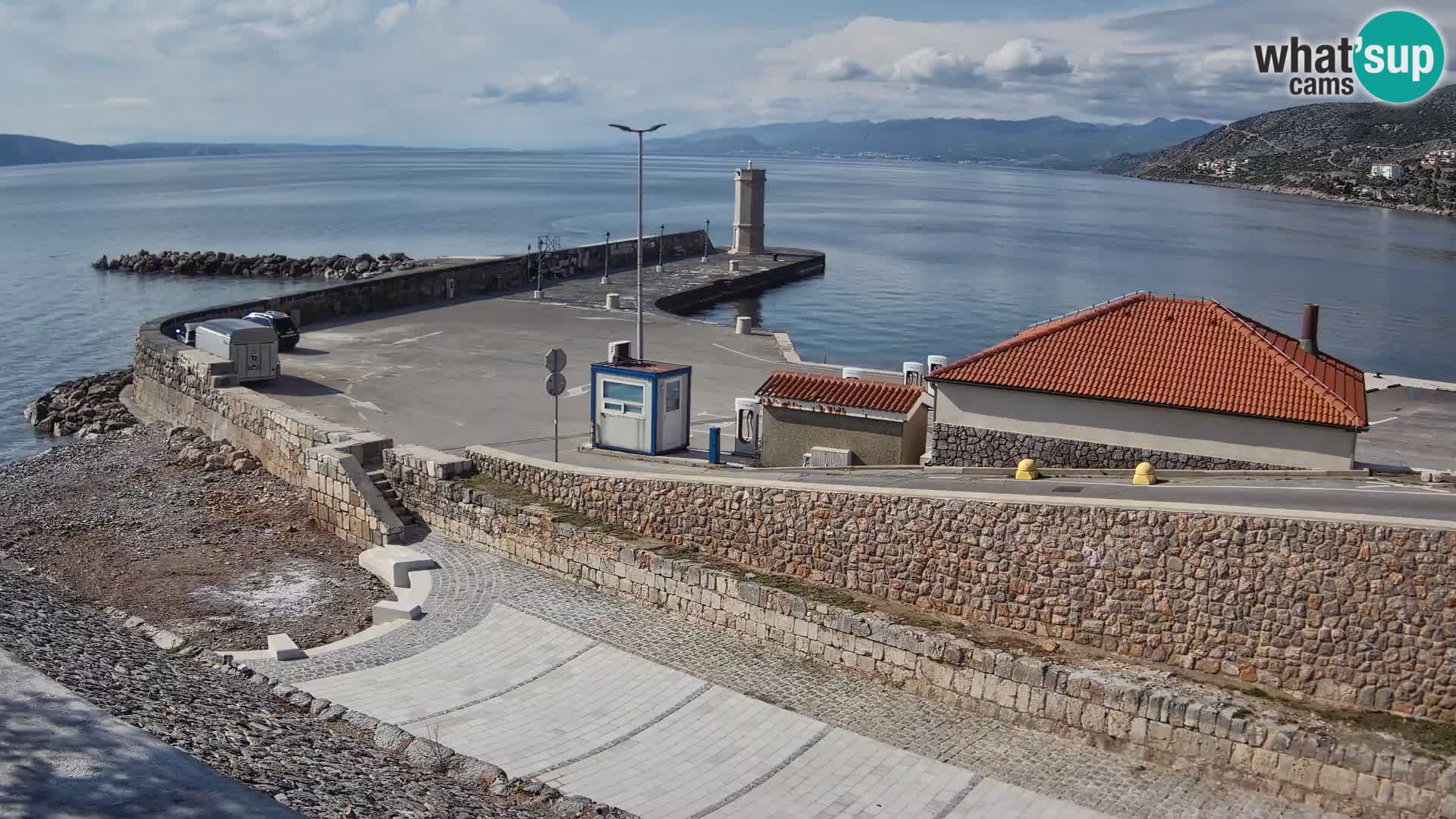 Web kamera Senj luka – Lukobran i svjetionik uživo