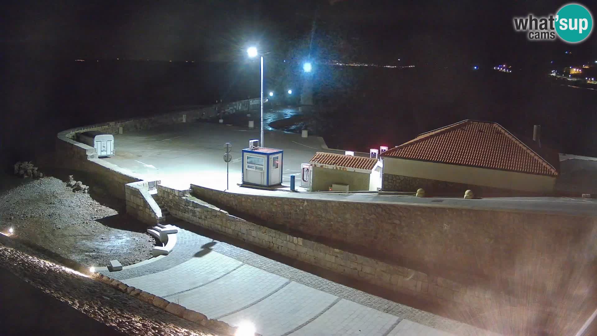 Senj Hafen Webcam – Wellenbrecher & Leuchtturm Liveblick