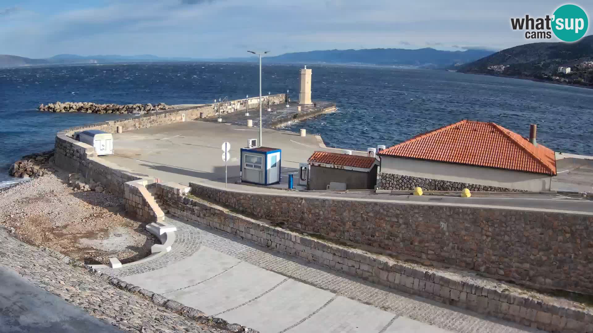 Senj Hafen Webcam – Wellenbrecher & Leuchtturm Liveblick