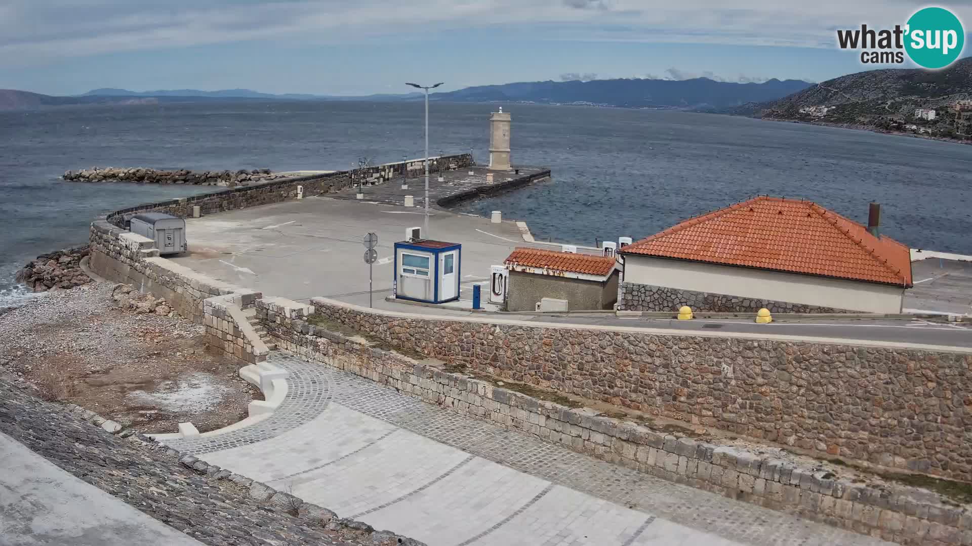 Web kamera Senj luka – Lukobran i svjetionik uživo