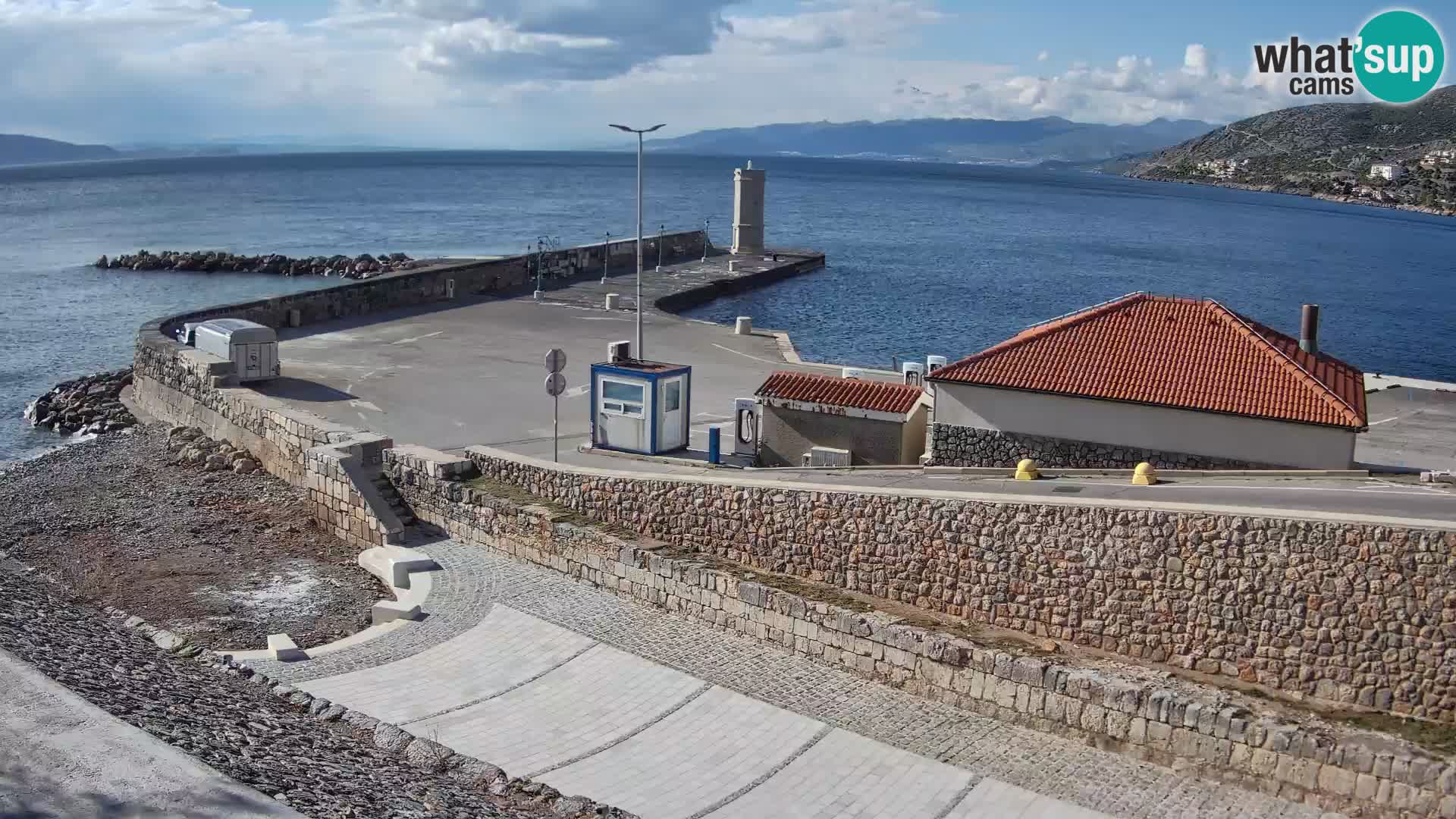 Senj Hafen Webcam – Wellenbrecher & Leuchtturm Liveblick
