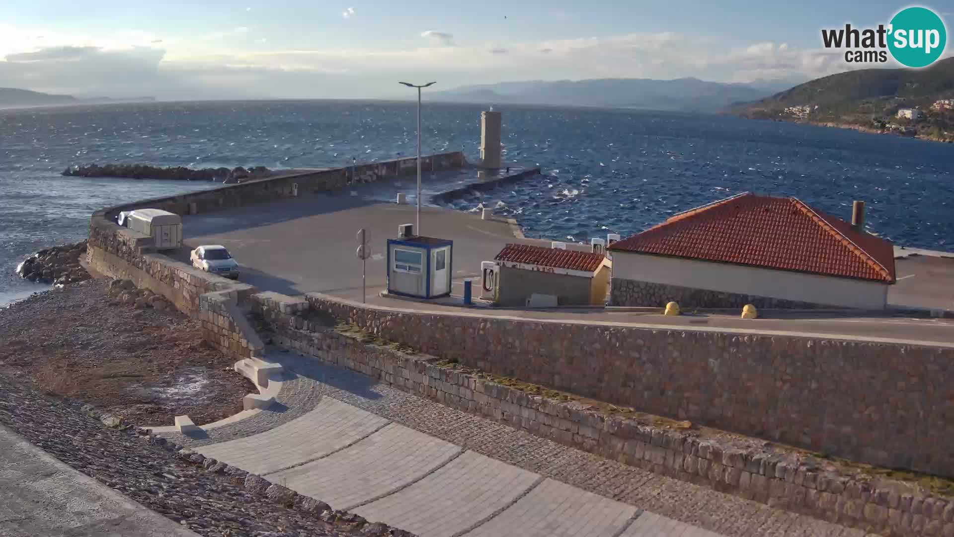 Senj Hafen Webcam – Wellenbrecher & Leuchtturm Liveblick