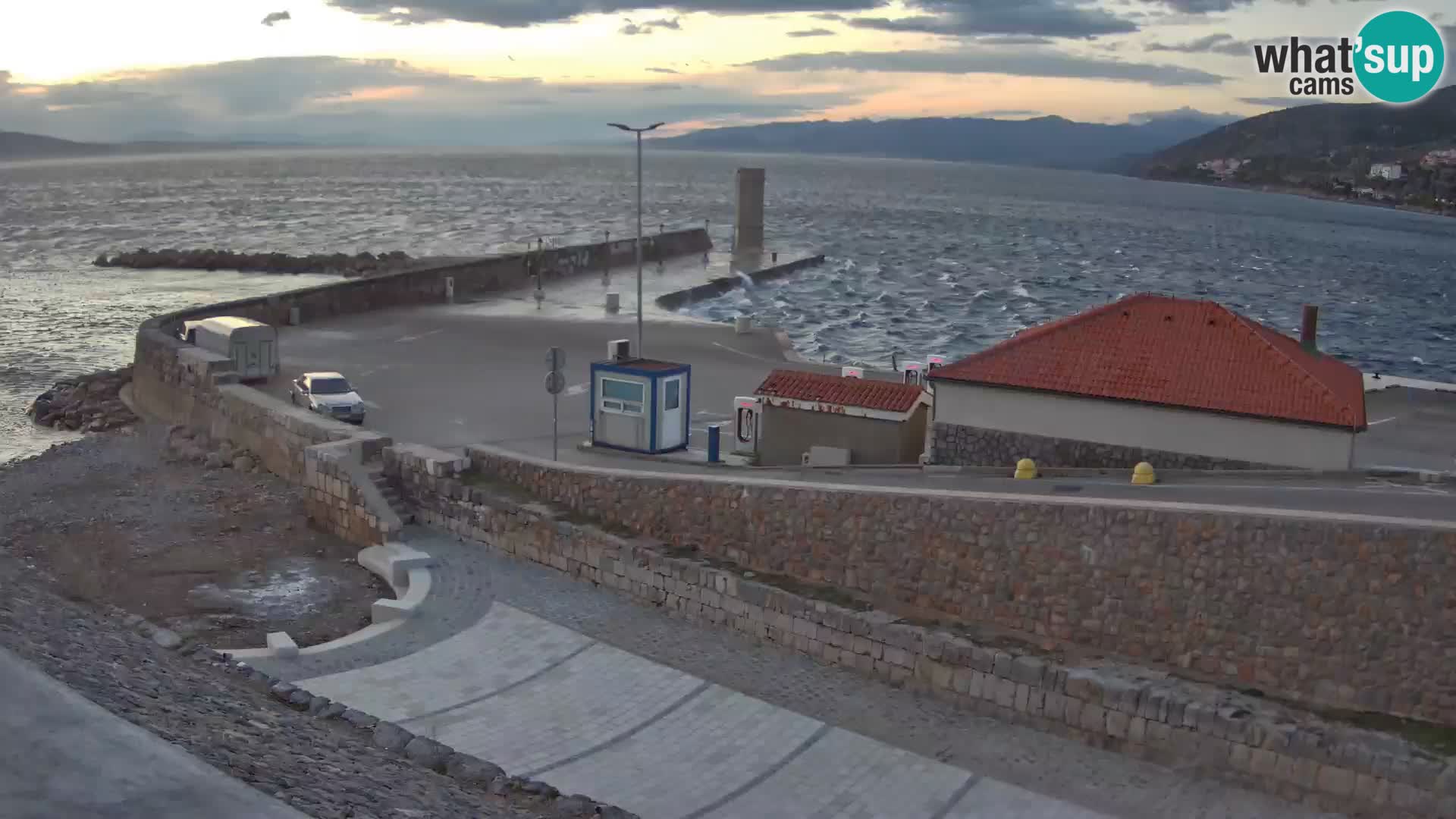 Webcam Porto di Segna – Frangiflutti e Faro in diretta