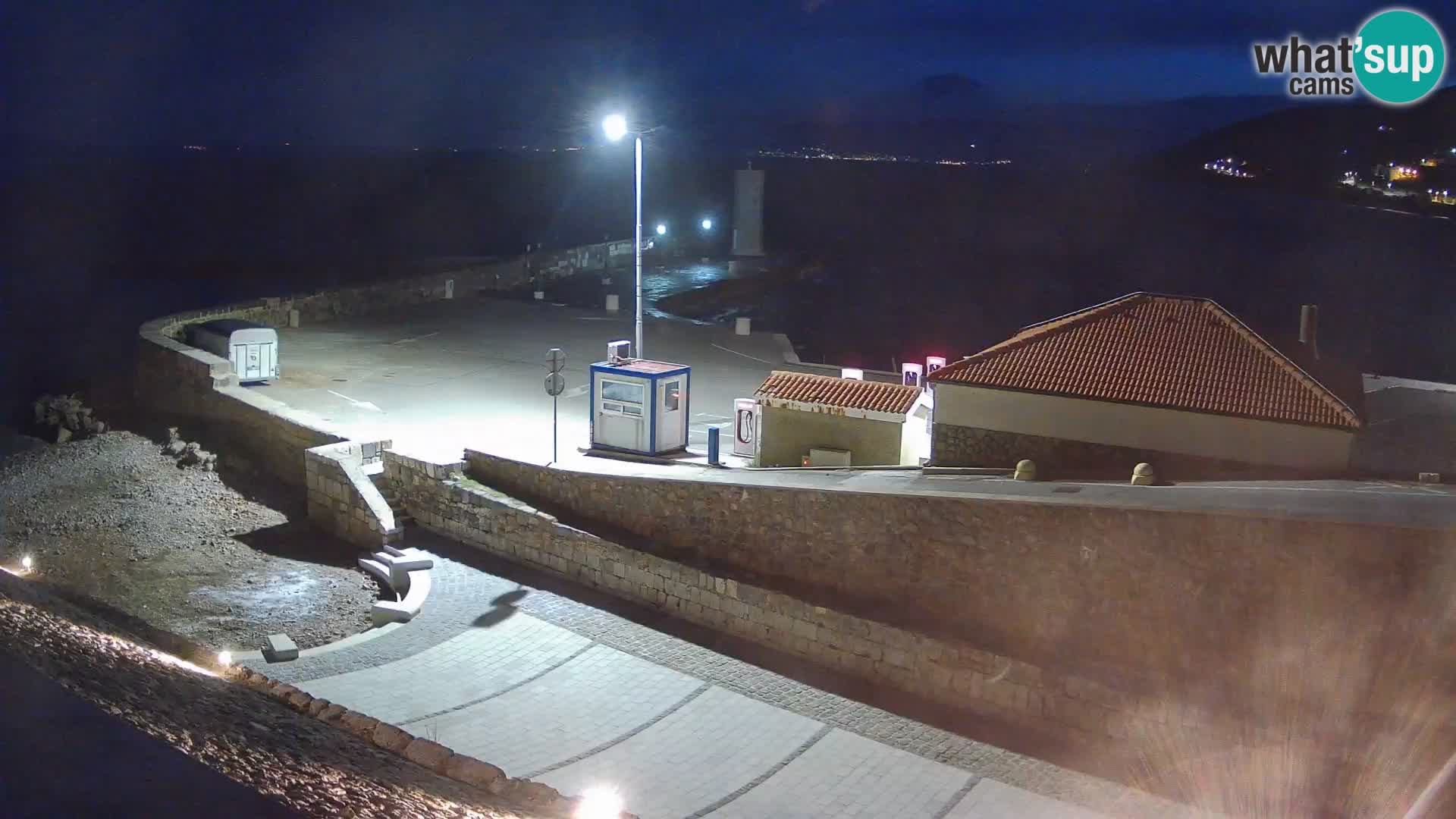 Webcam port de Senj – Vue sur la jetée et le phare