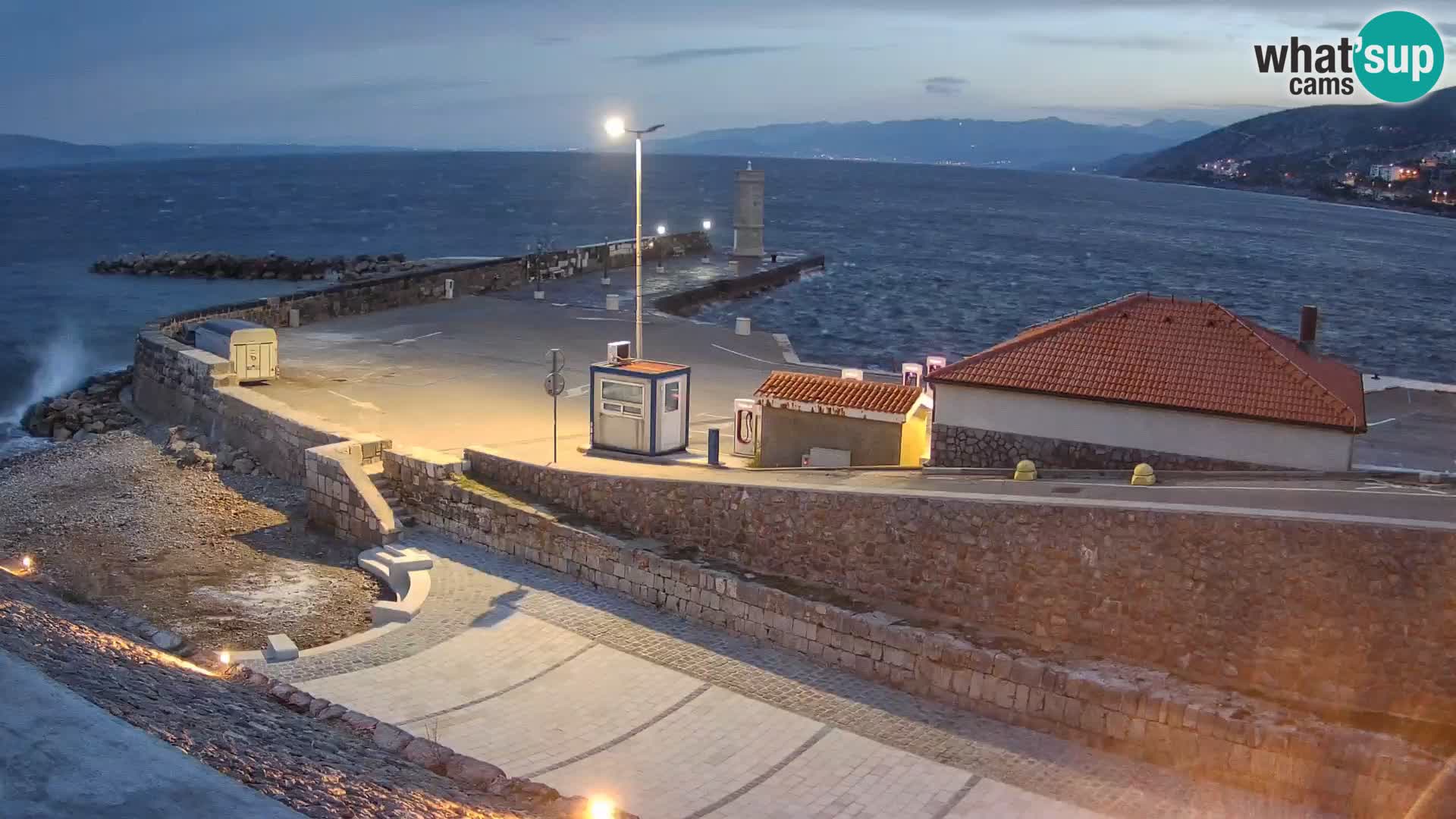Webcam Porto di Segna – Frangiflutti e Faro in diretta