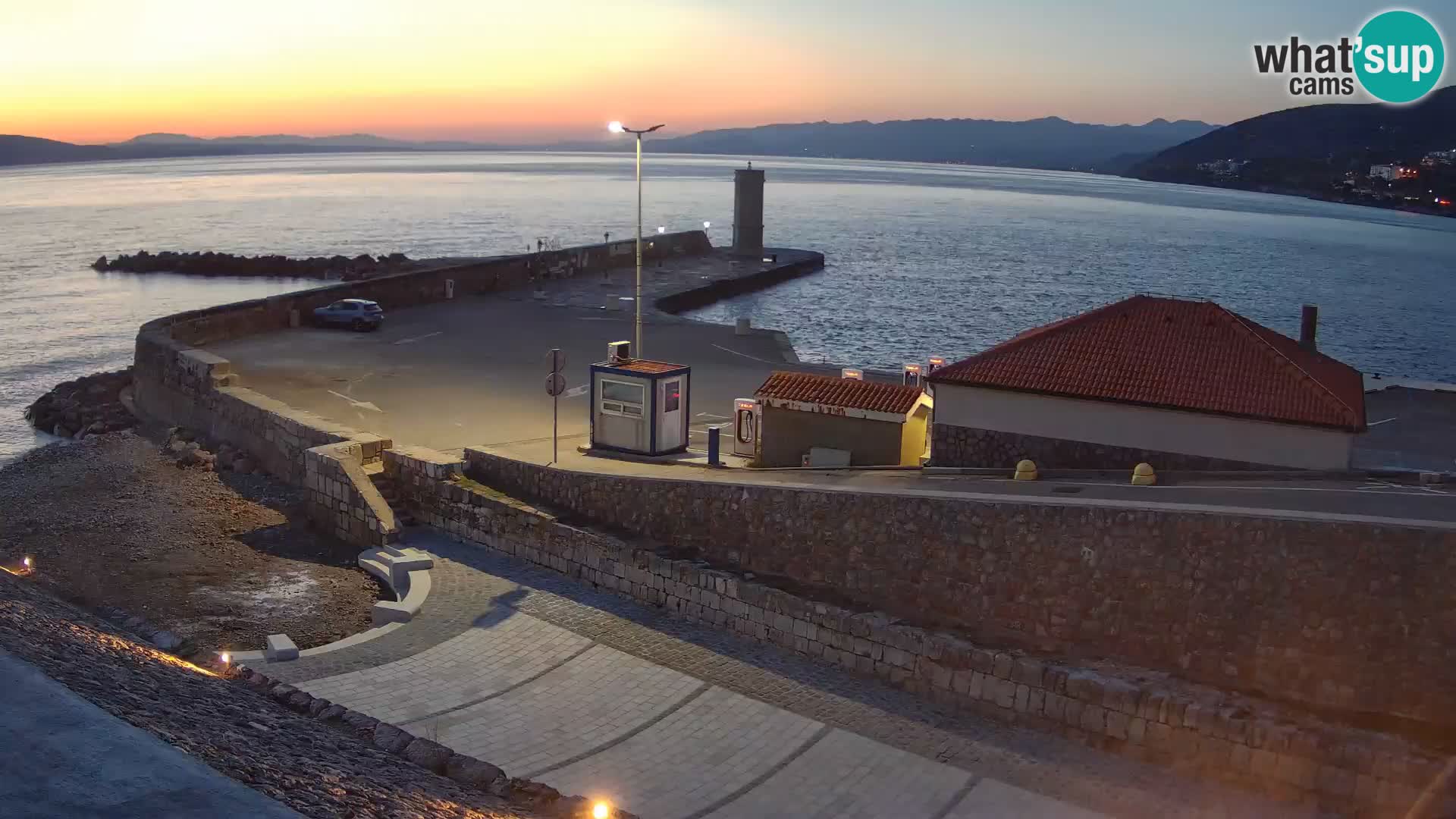 Senj Hafen Webcam – Wellenbrecher & Leuchtturm Liveblick