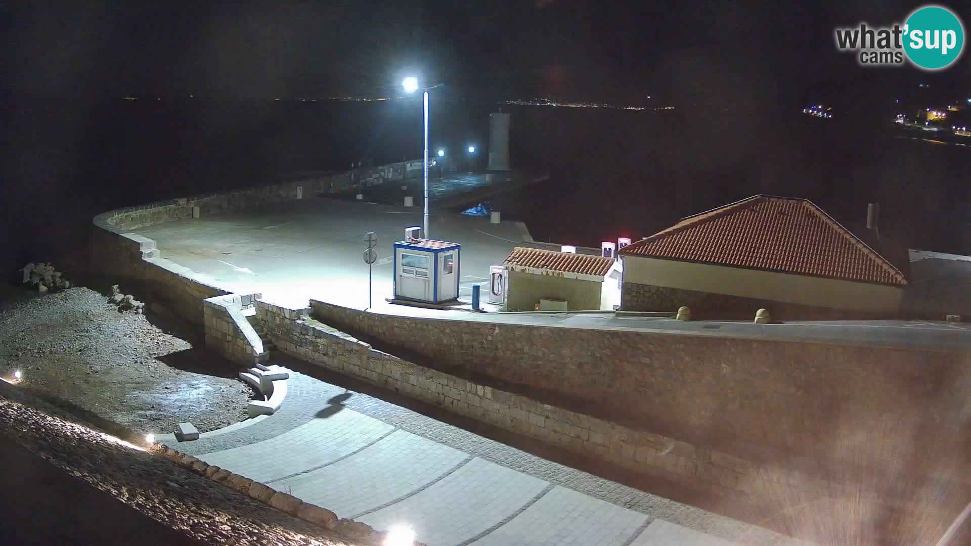 Senj Hafen Webcam – Wellenbrecher & Leuchtturm Liveblick