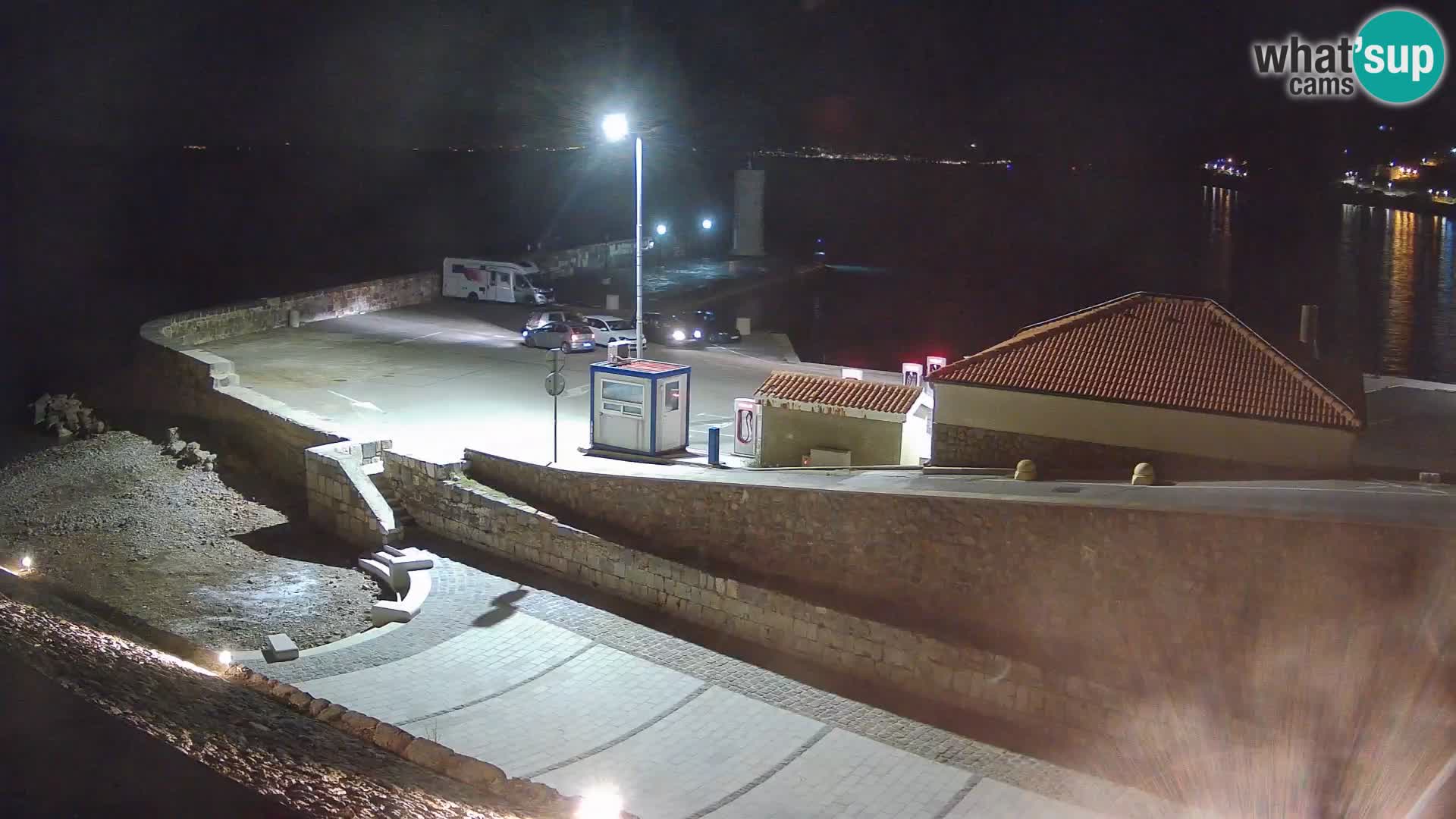 Senj Hafen Webcam – Wellenbrecher & Leuchtturm Liveblick