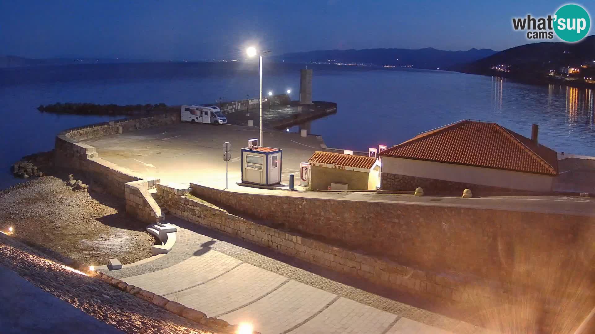 Web kamera Senj luka – Lukobran i svjetionik uživo