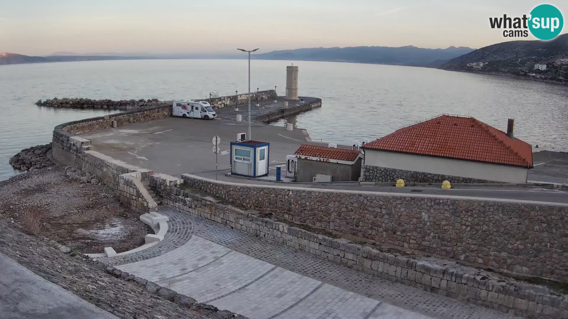 Webcam Porto di Segna – Frangiflutti e Faro in diretta