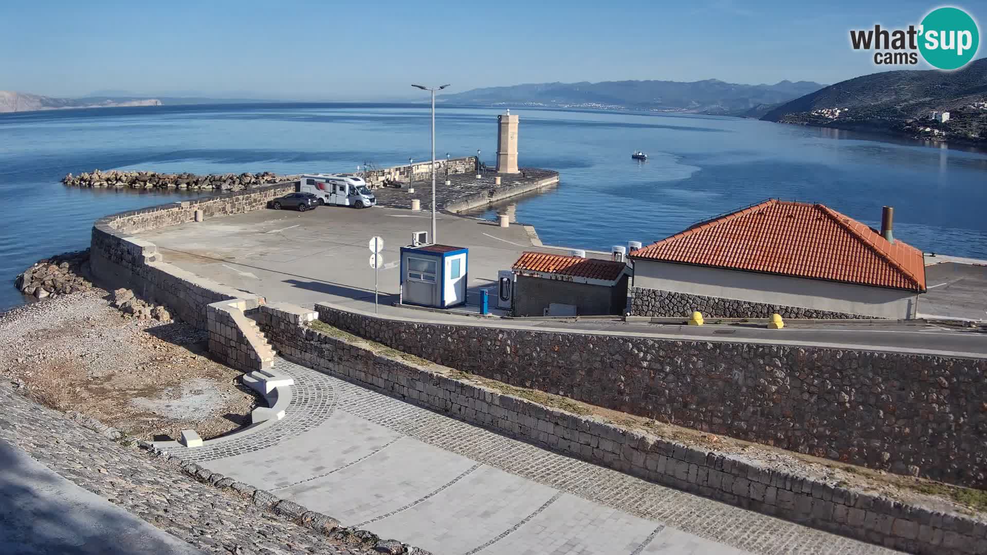 Webcam port de Senj – Vue sur la jetée et le phare