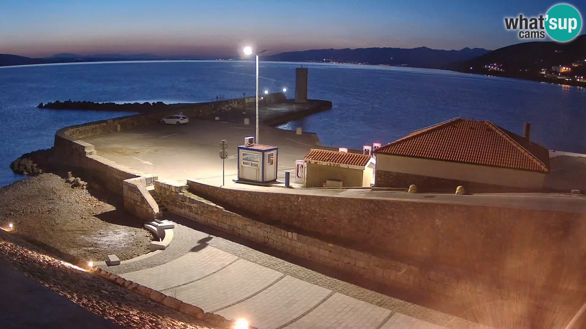 Webcam Porto di Segna – Frangiflutti e Faro in diretta