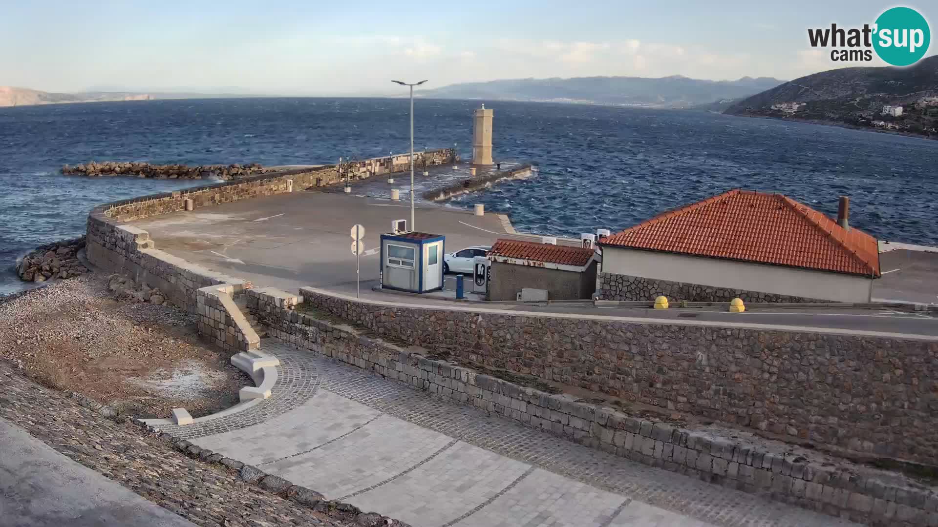 Senj Hafen Webcam – Wellenbrecher & Leuchtturm Liveblick