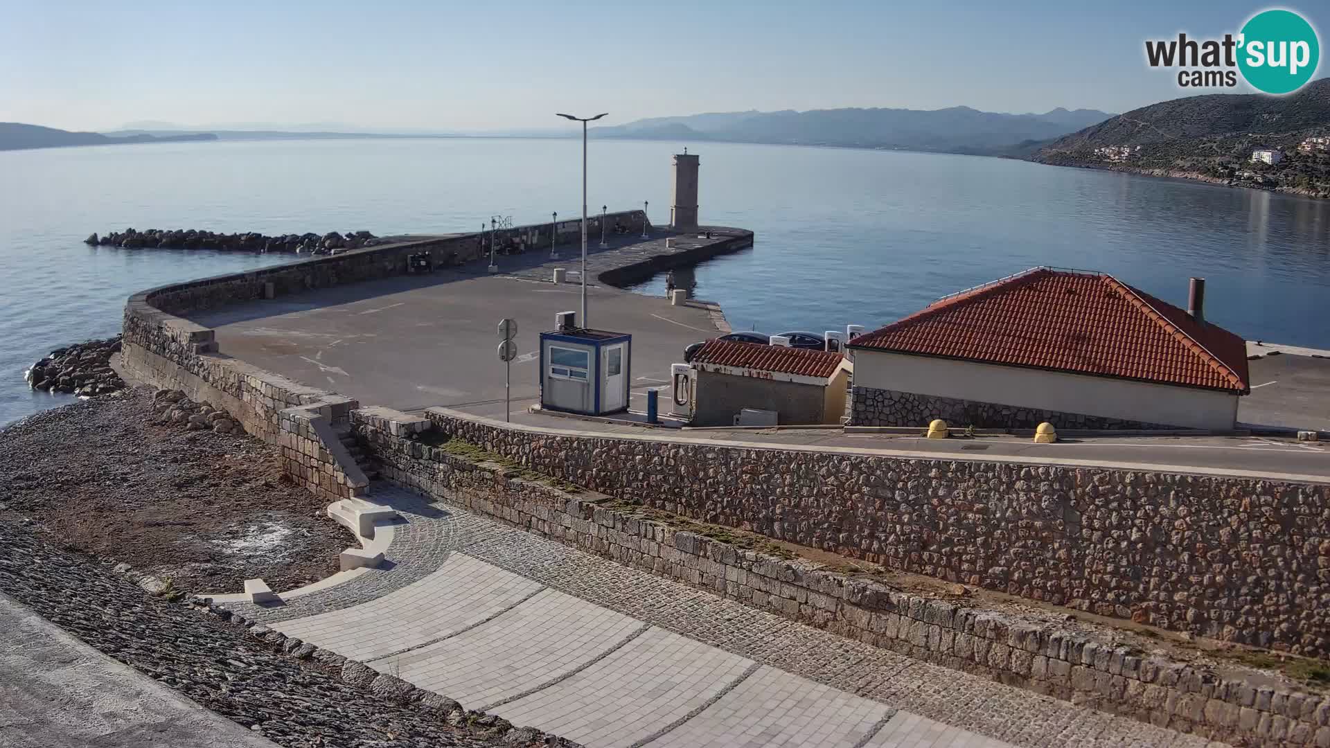Webcam port de Senj – Vue sur la jetée et le phare