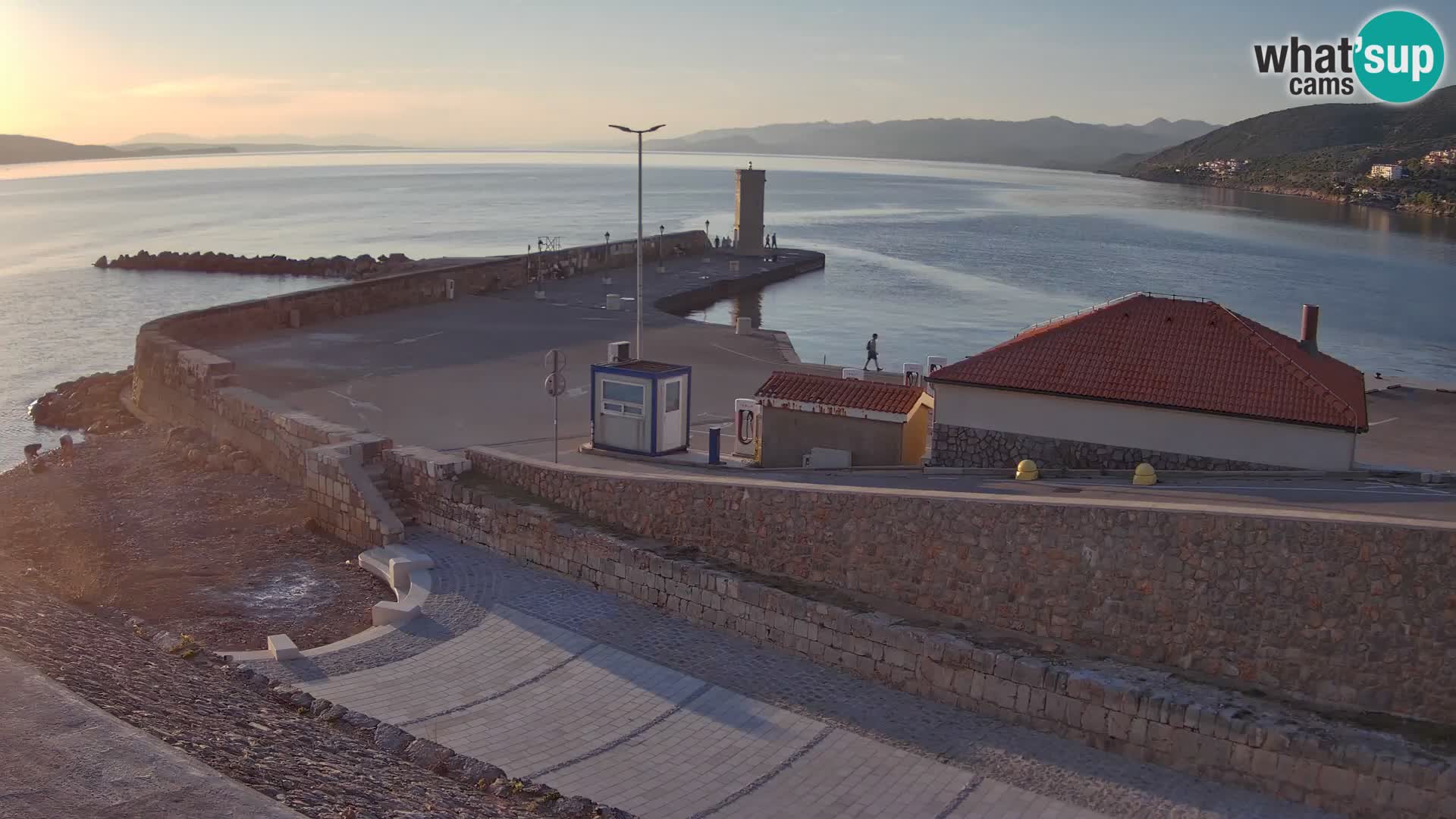Senj Hafen Webcam – Wellenbrecher & Leuchtturm Liveblick