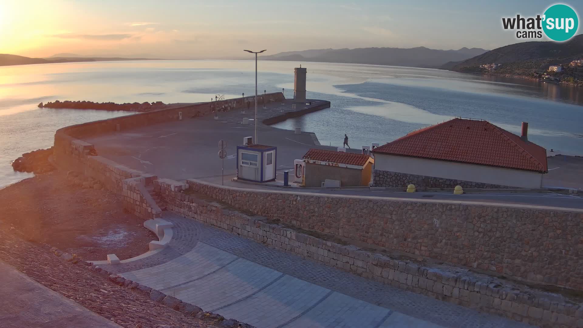 Webcam port de Senj – Vue sur la jetée et le phare