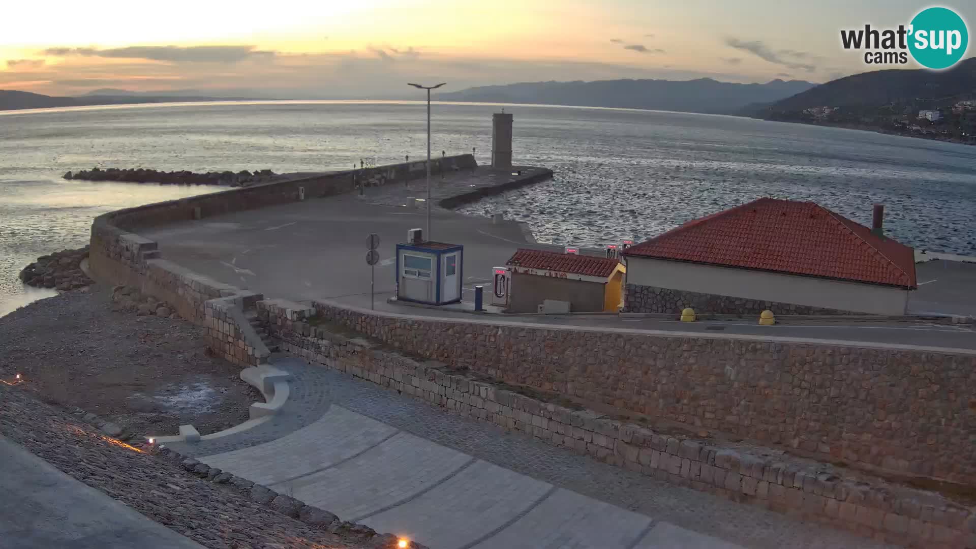 Senj Harbour Webcam – Breakwater & Lighthouse Live View