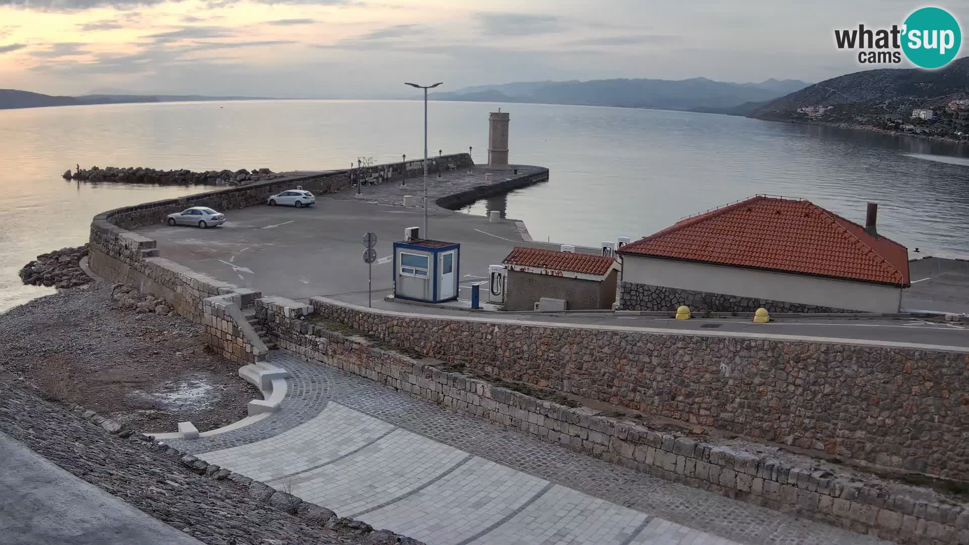 Webcam port de Senj – Vue sur la jetée et le phare
