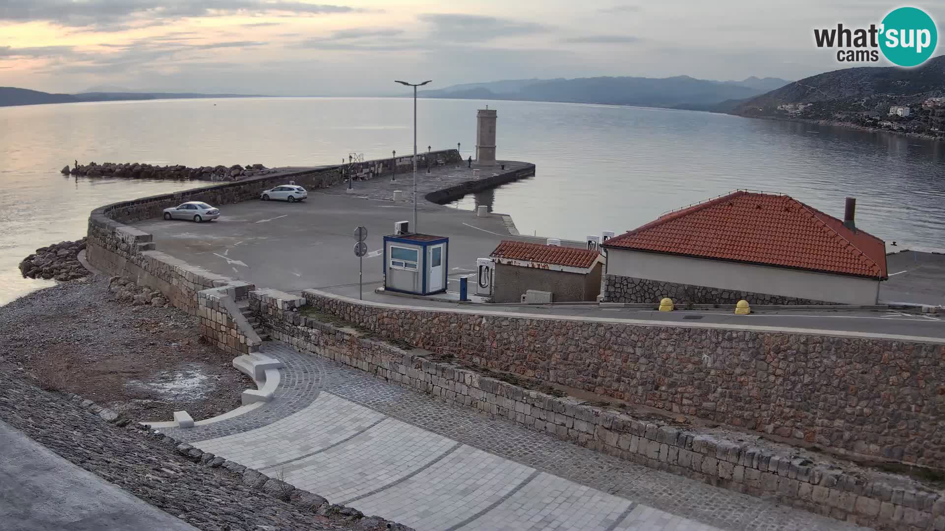 Webcam port de Senj – Vue sur la jetée et le phare