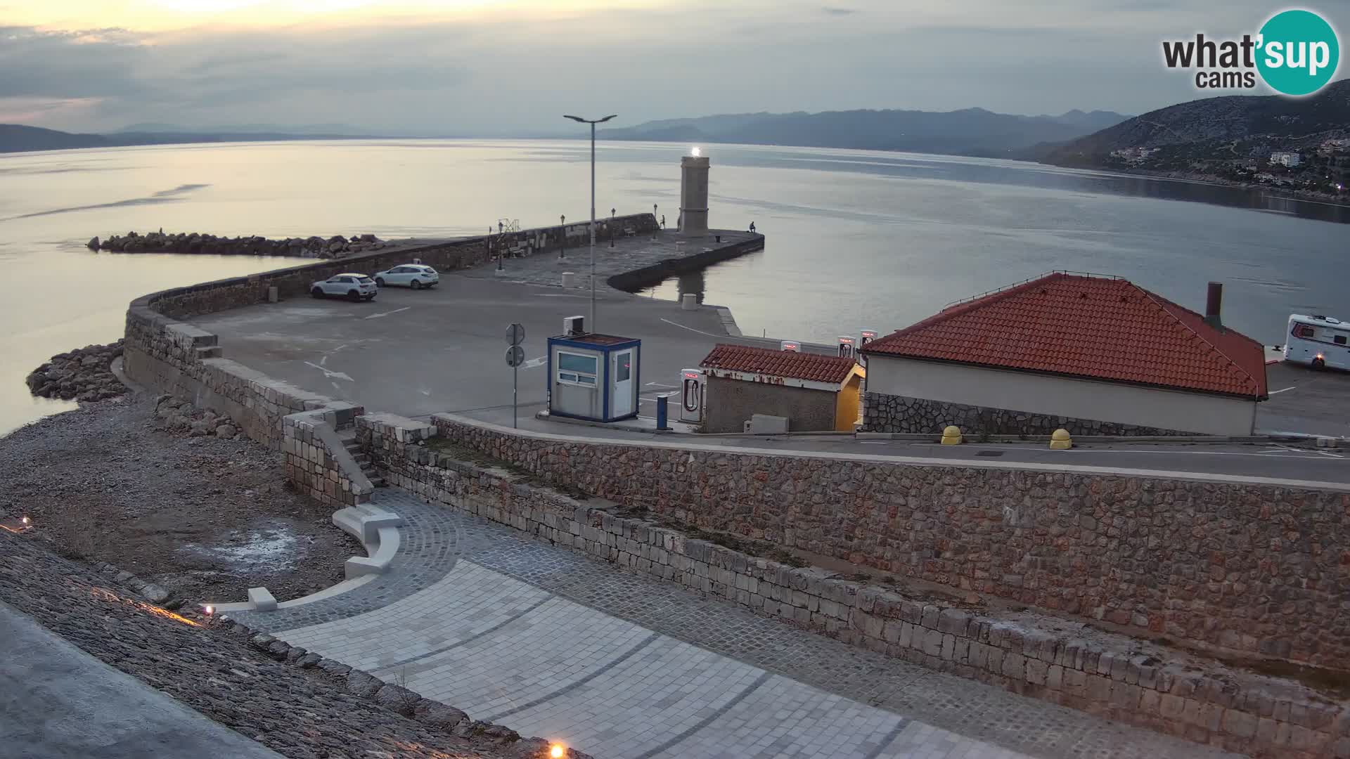 Webcam puerto de Senj – Rompeolas y faro en directo