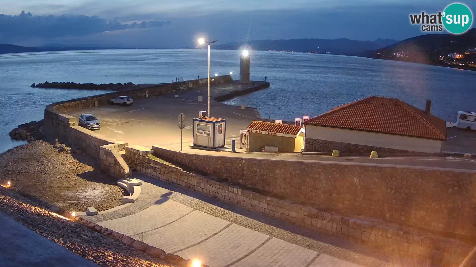 Senj Hafen Webcam – Wellenbrecher & Leuchtturm Liveblick