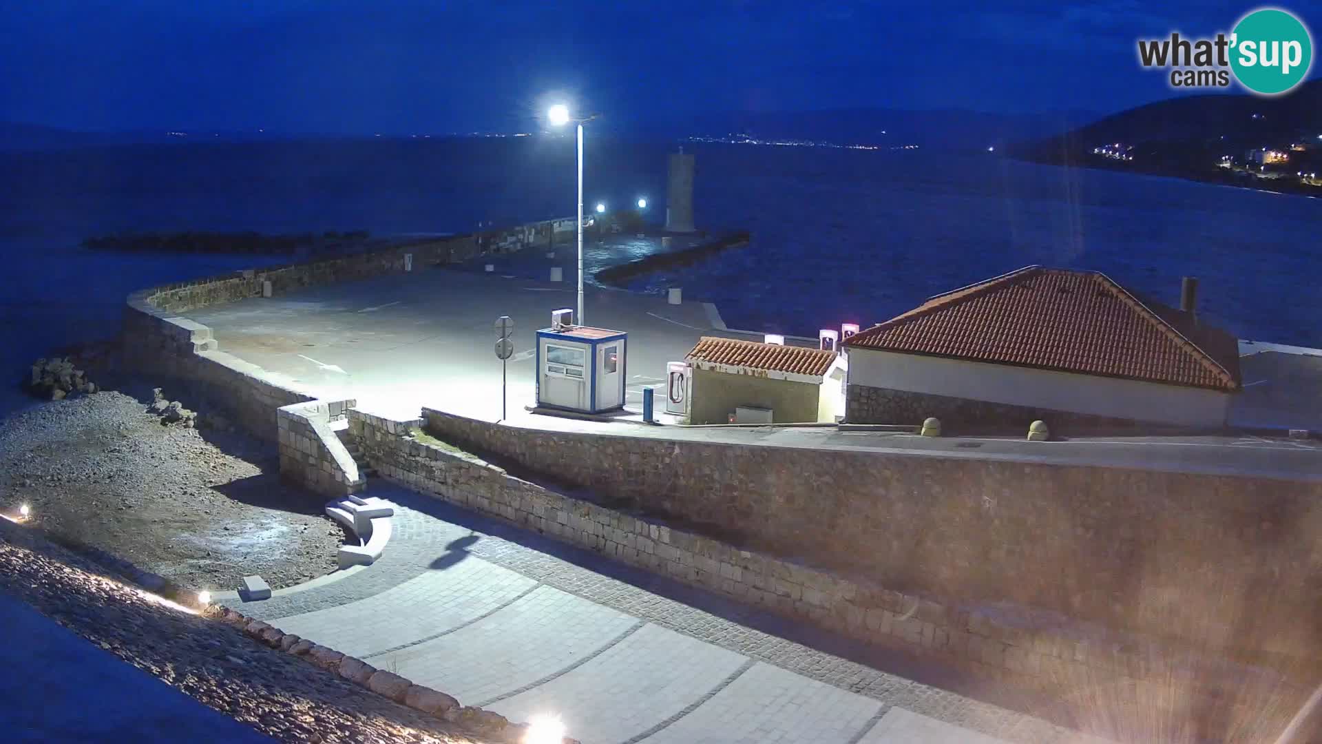Webcam port de Senj – Vue sur la jetée et le phare