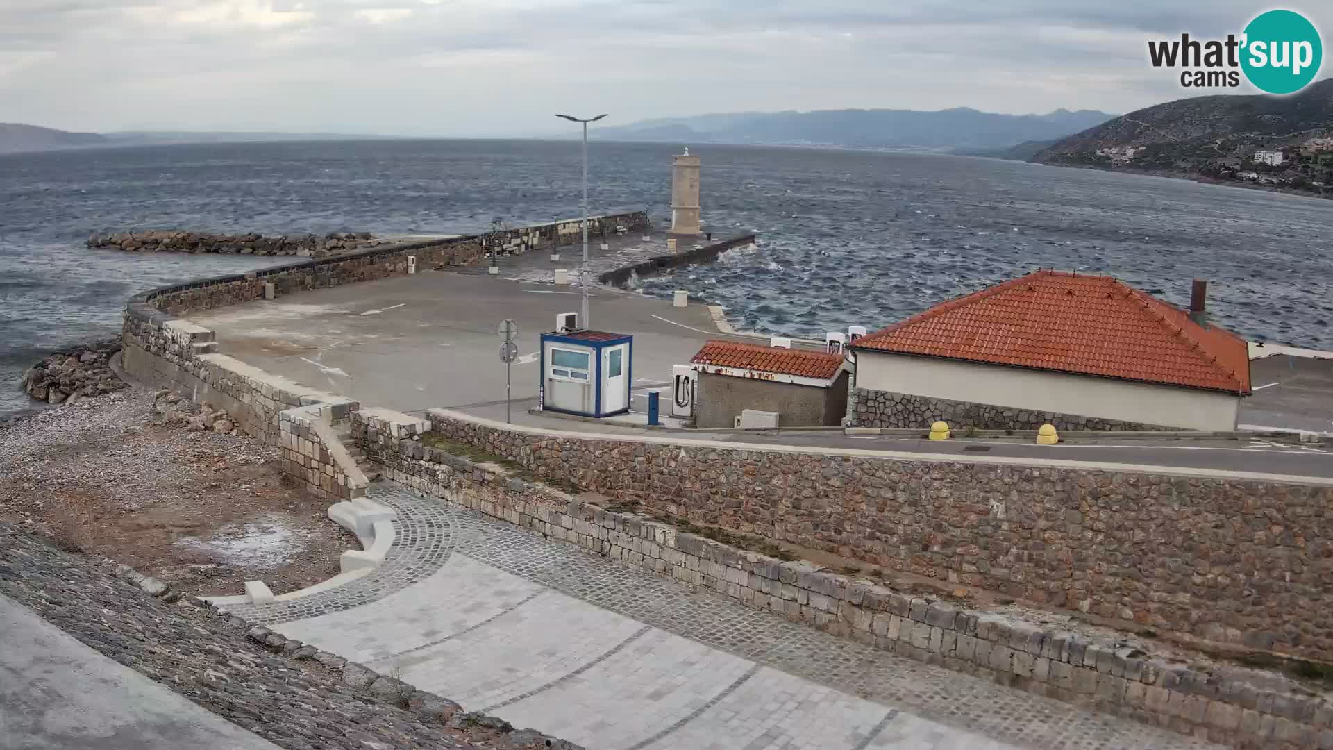 Webcam puerto de Senj – Rompeolas y faro en directo