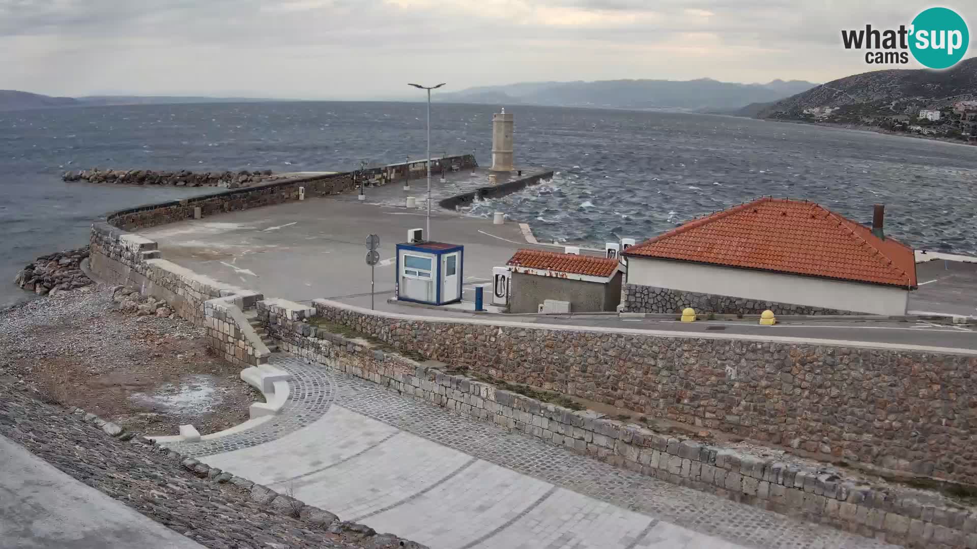 Webcam puerto de Senj – Rompeolas y faro en directo