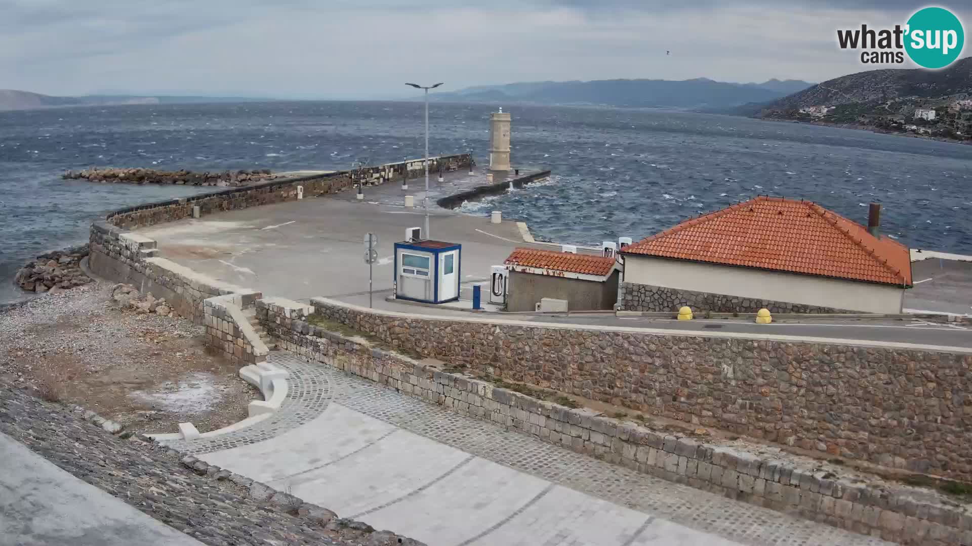 Senj Hafen Webcam – Wellenbrecher & Leuchtturm Liveblick