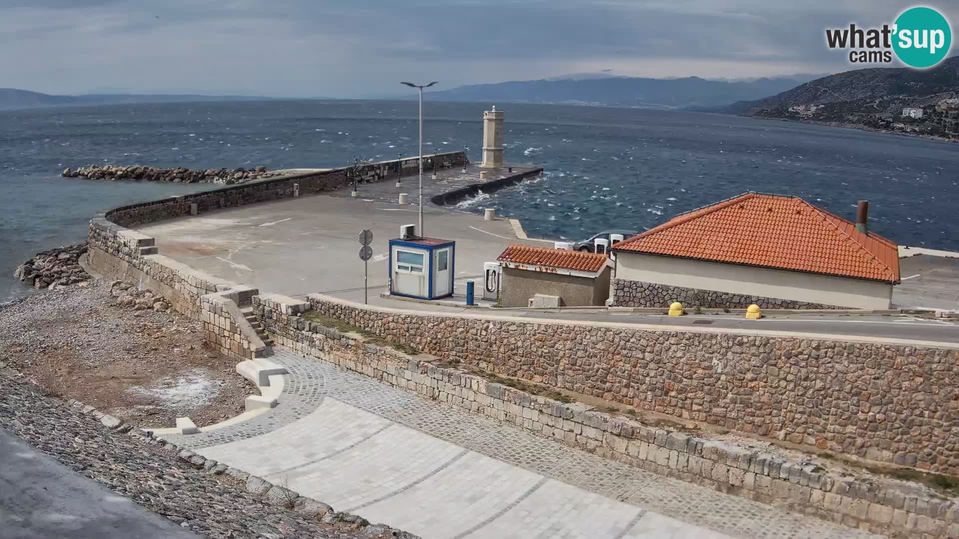 Webcam puerto de Senj – Rompeolas y faro en directo