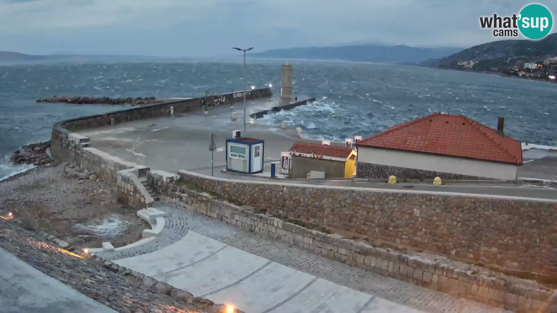 Webcam Porto di Segna – Frangiflutti e Faro in diretta