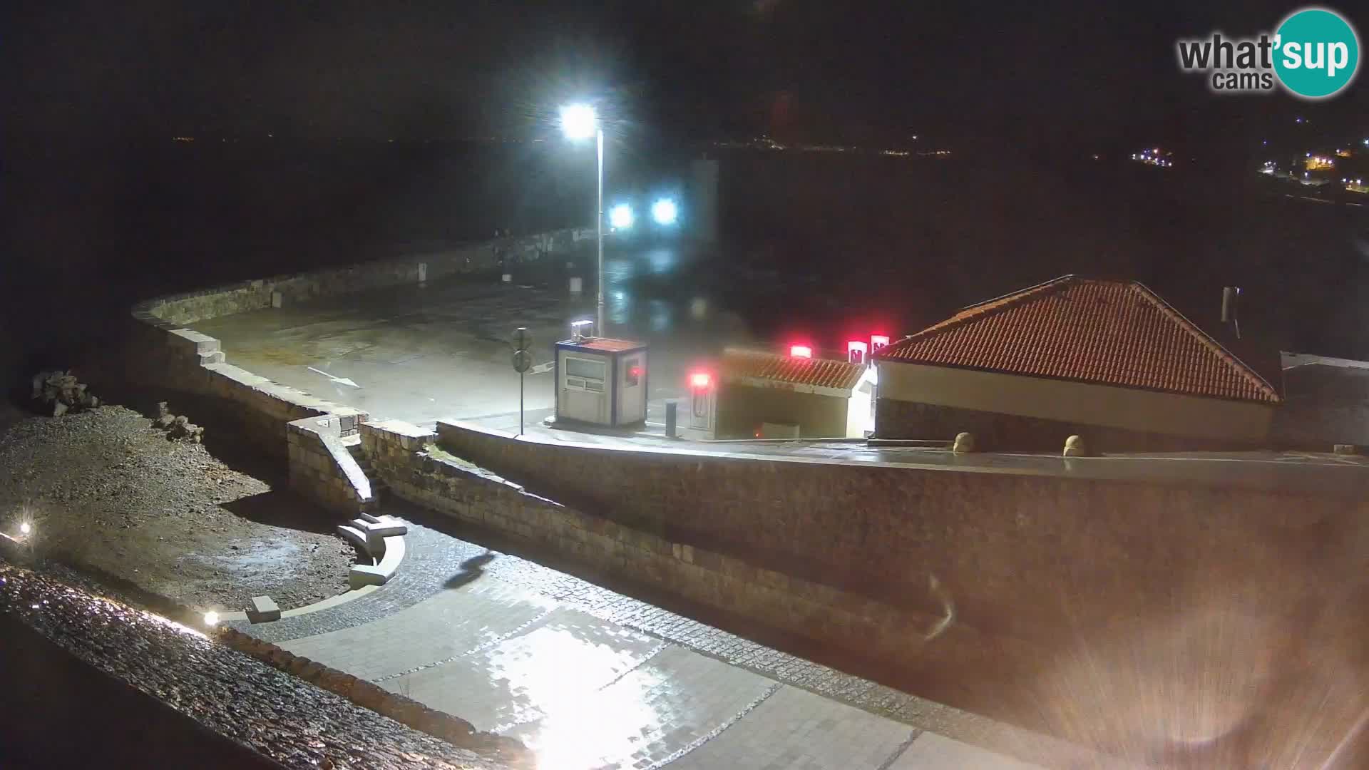 Webcam Porto di Segna – Frangiflutti e Faro in diretta