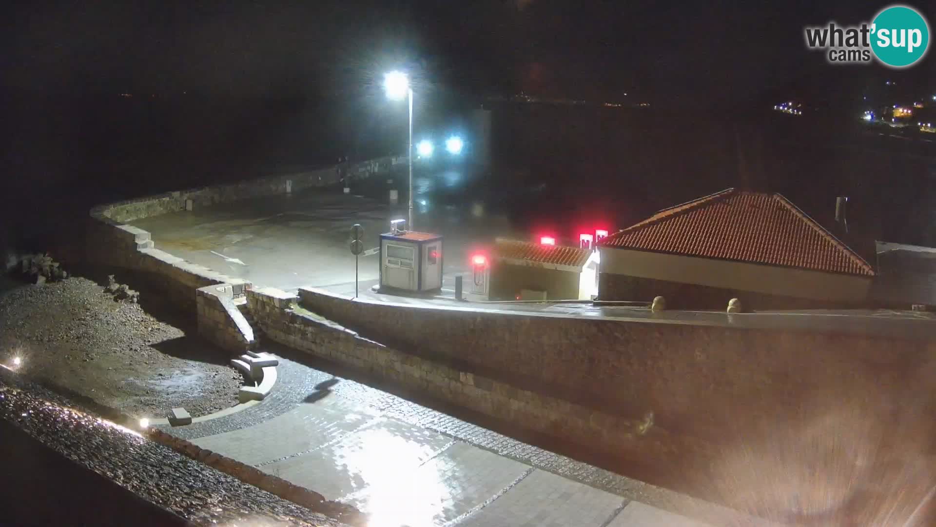 Senj Harbour Webcam – Breakwater & Lighthouse Live View