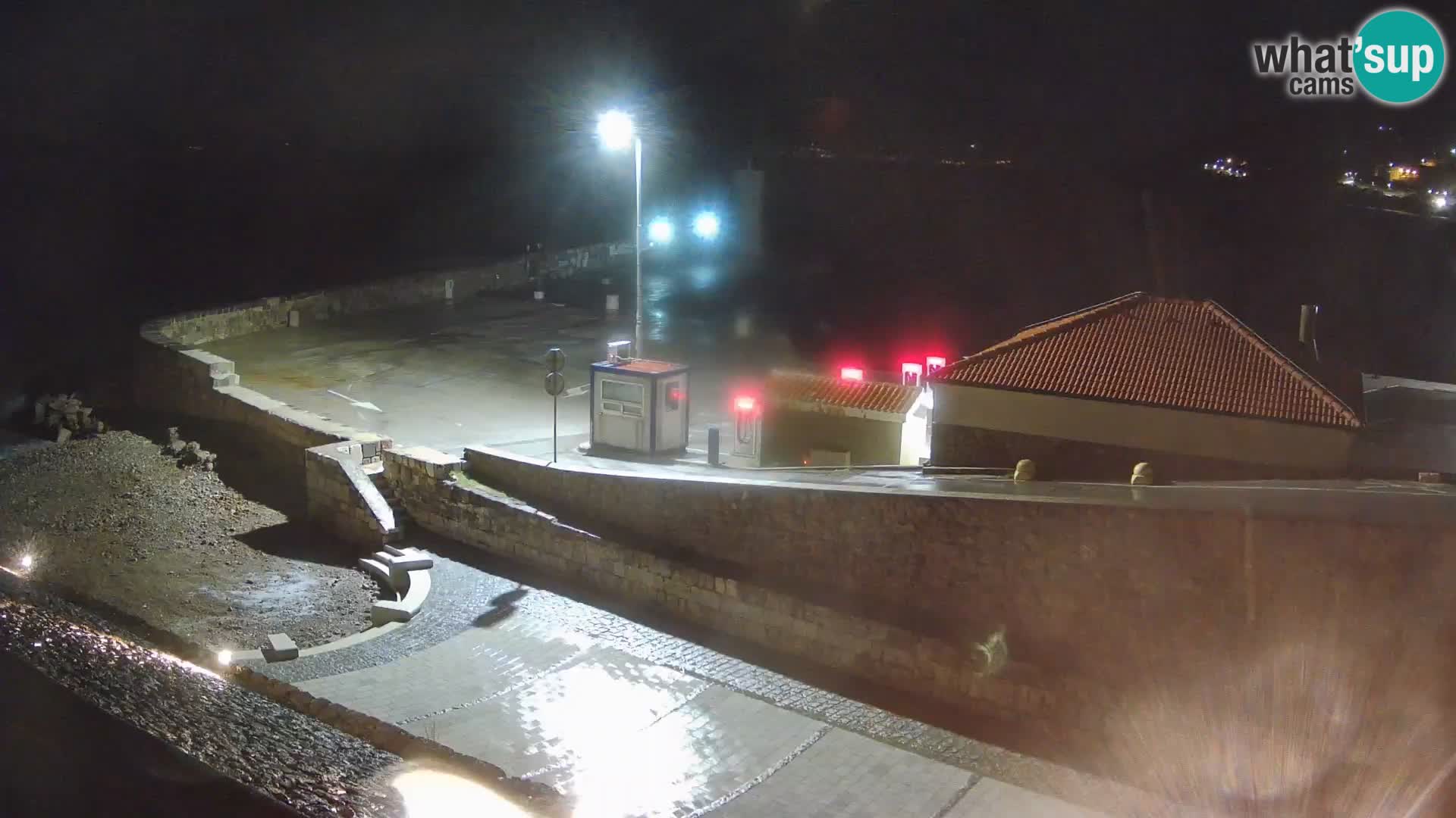 Webcam puerto de Senj – Rompeolas y faro en directo